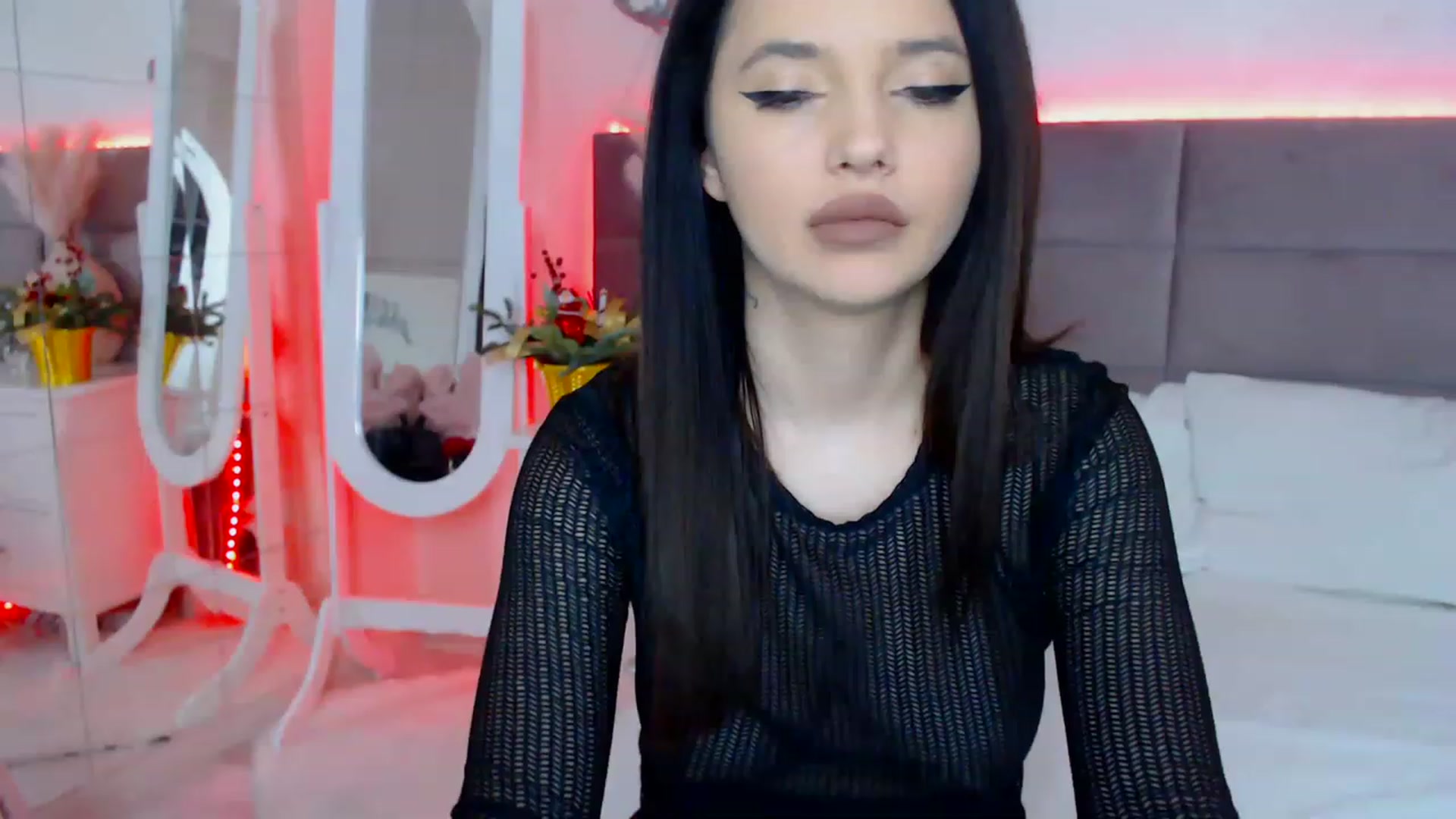 Gallery image thumbnail from BloodElf_Lu's myfreecams stream on, 12/19/2022, 05:39 image 8 of 20