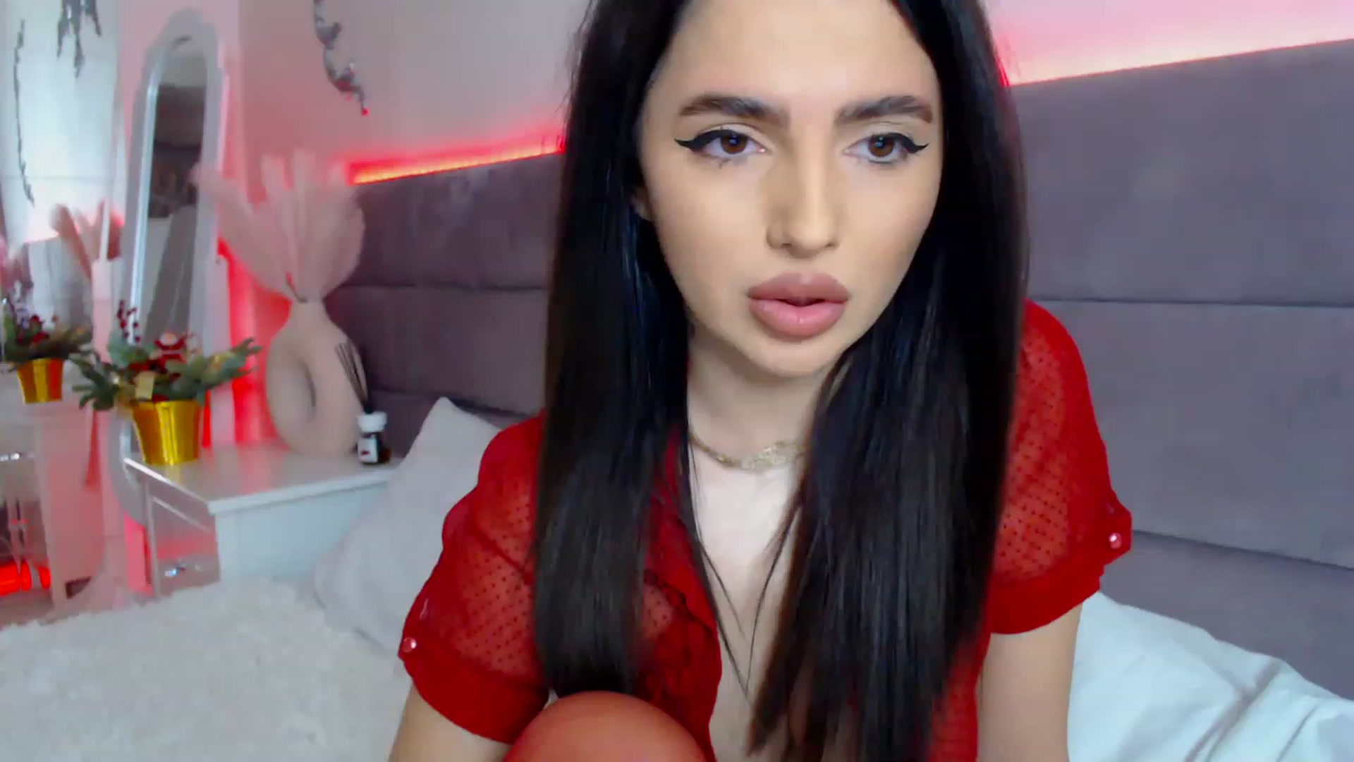 Gallery image thumbnail from BloodElf_Lu's myfreecams stream on, 12/23/2022, 02:35 image 17 of 20