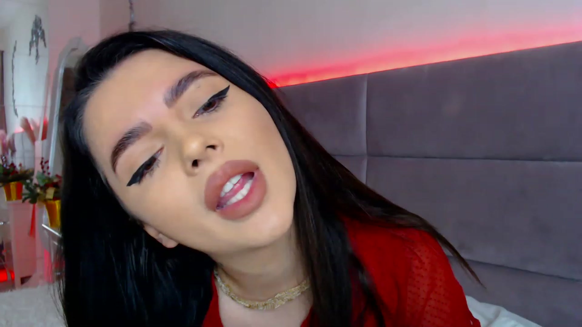 Gallery image thumbnail from BloodElf_Lu's myfreecams stream on, 12/23/2022, 03:30 image 12 of 20