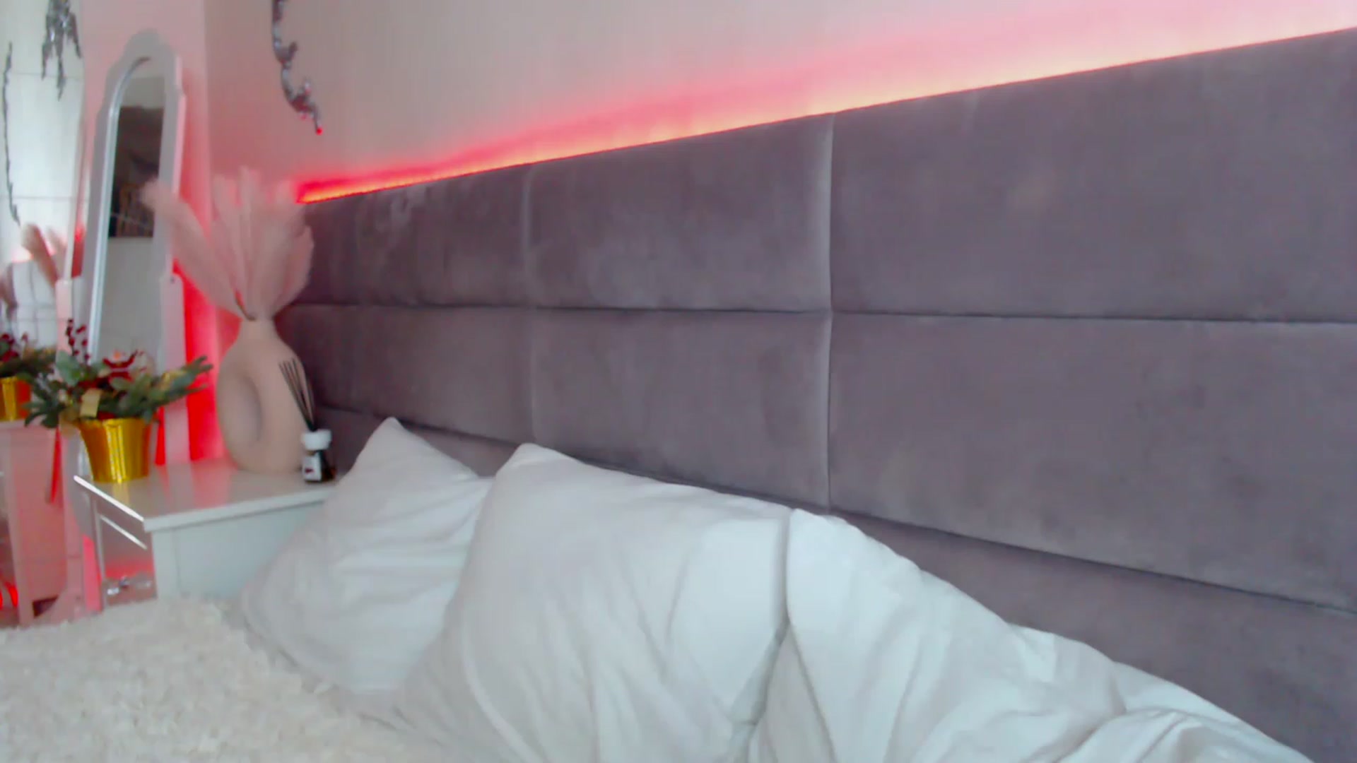 Gallery image thumbnail from BloodElf_Lu's myfreecams stream on, 12/23/2022, 04:24 image 5 of 20