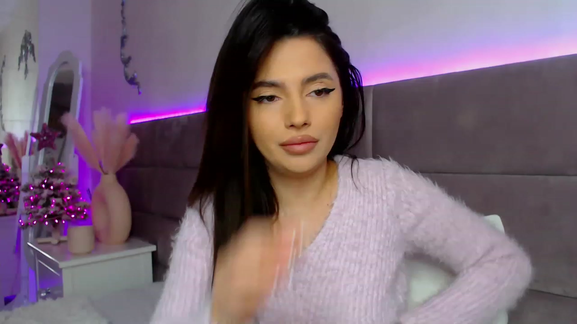 Gallery image thumbnail from BloodElf_Lu's myfreecams stream on, 12/29/2022, 05:43 image 14 of 20