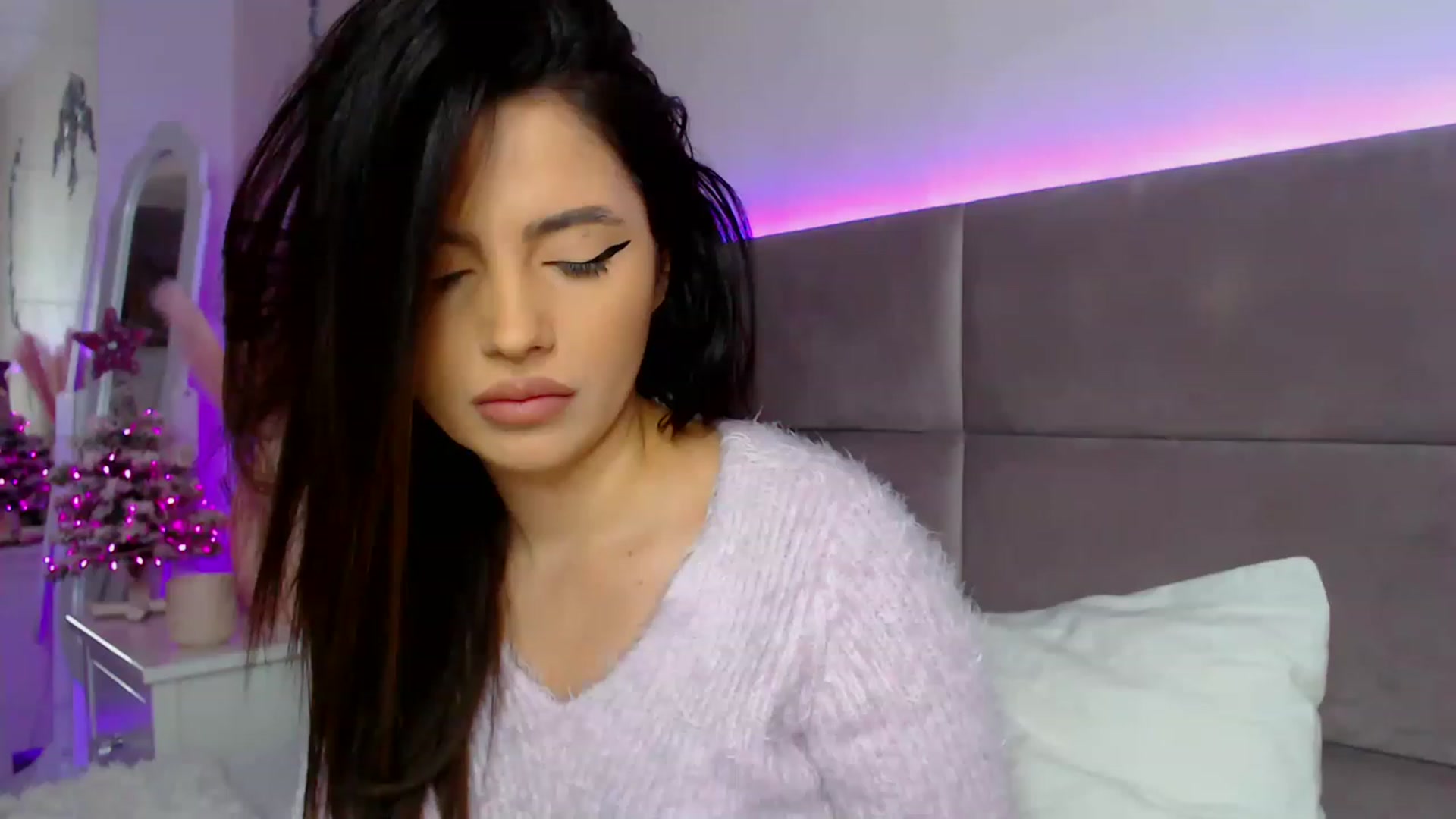 Gallery image thumbnail from BloodElf_Lu's myfreecams stream on, 12/29/2022, 05:43 image 13 of 20
