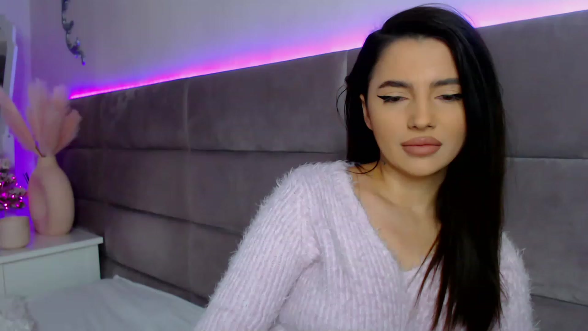 Gallery image thumbnail from BloodElf_Lu's myfreecams stream on, 12/29/2022, 05:43 image 8 of 20