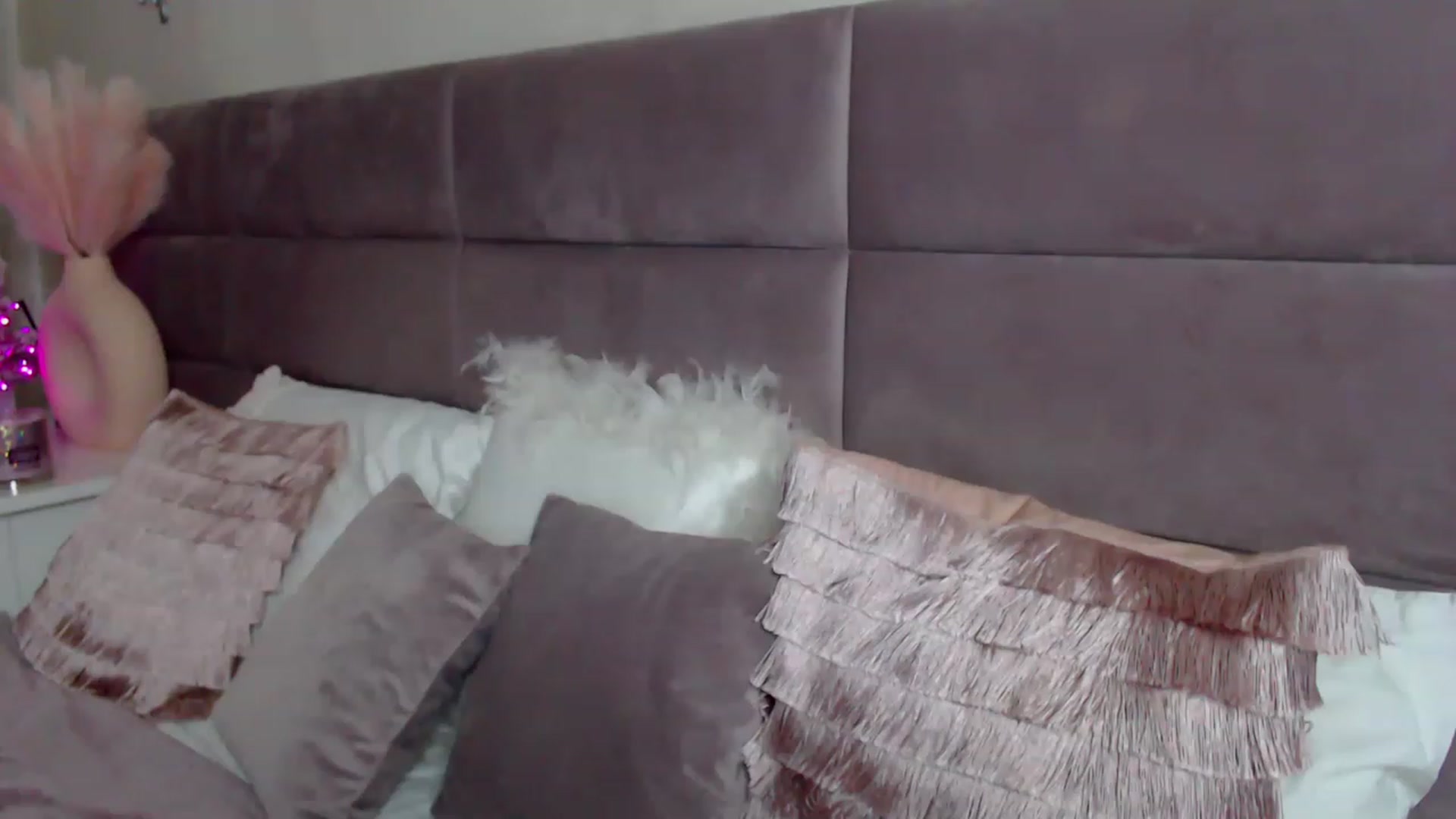 Gallery image thumbnail from BloodElf_Lu's myfreecams stream on, 01/12/2023, 03:22 image 13 of 20