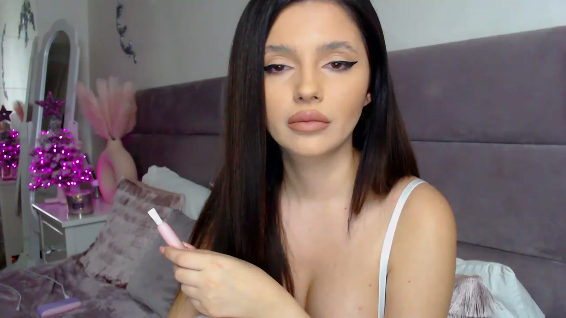Gallery image thumbnail from BloodElf_Lu's myfreecams stream on, 01/15/2023, 04:57 image 20 of 20