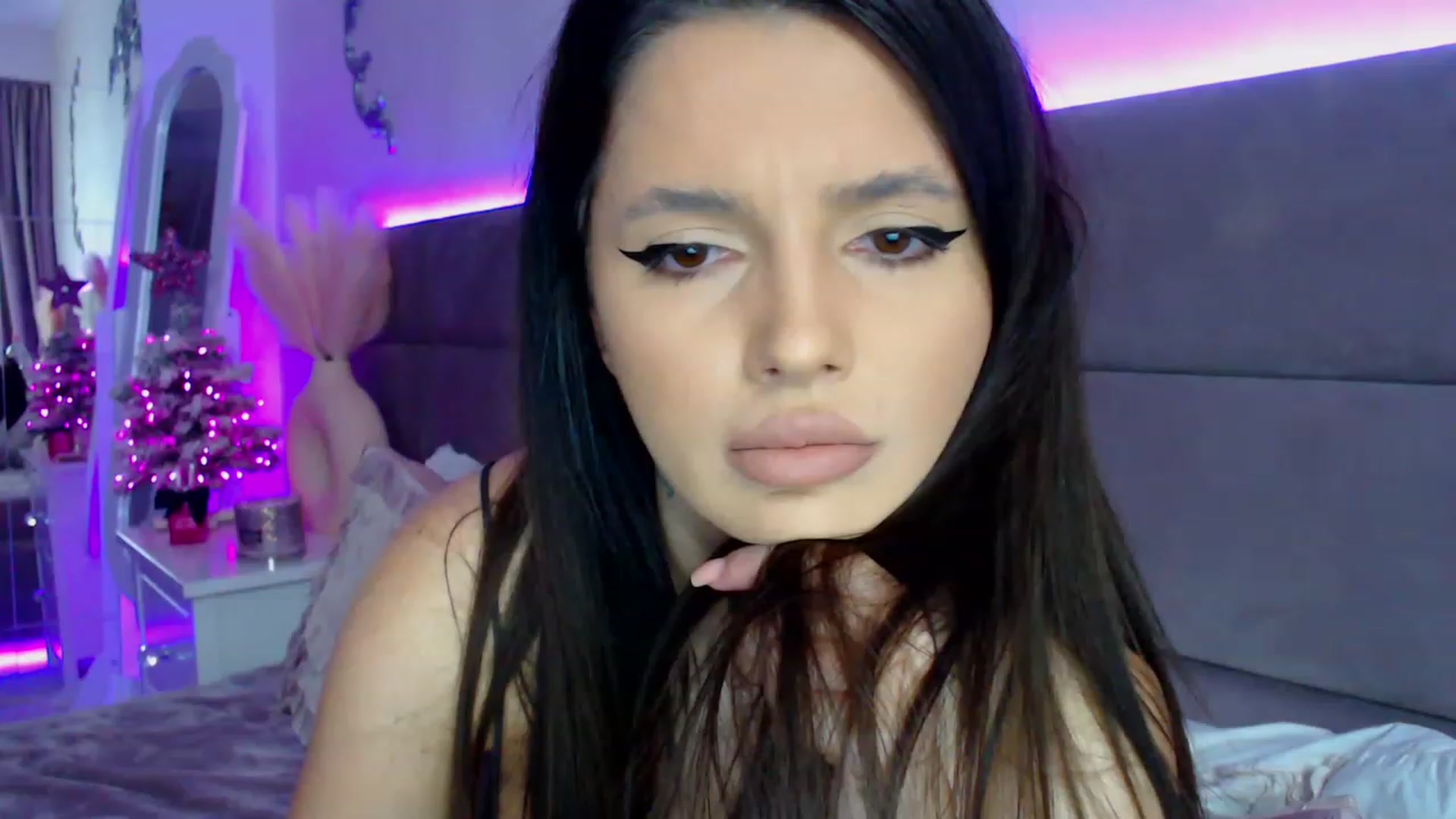Gallery image thumbnail from BloodElf_Lu's myfreecams stream on, 01/17/2023, 04:32 image 8 of 20