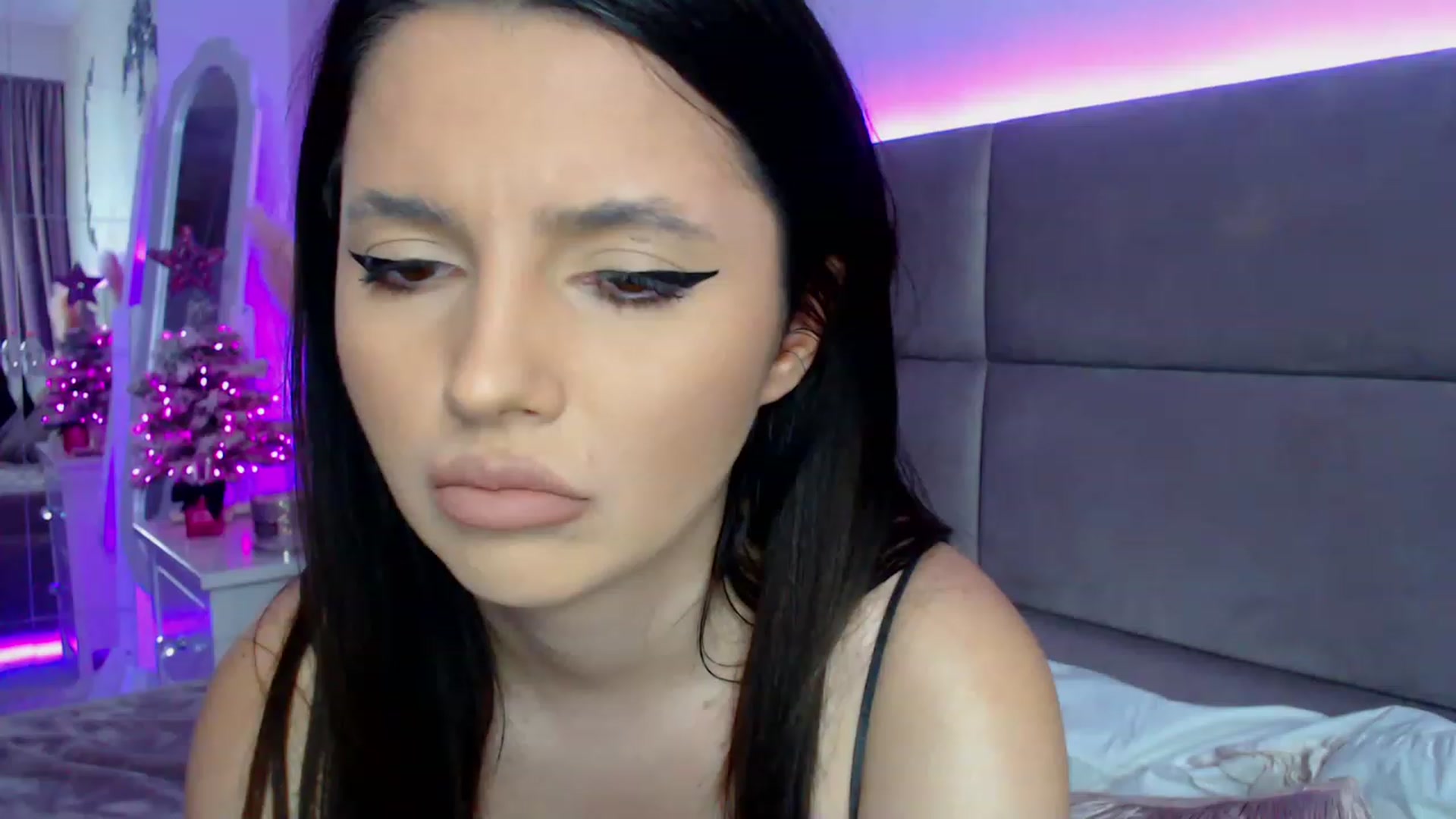 Gallery image thumbnail from BloodElf_Lu's myfreecams stream on, 01/17/2023, 04:32 image 15 of 20