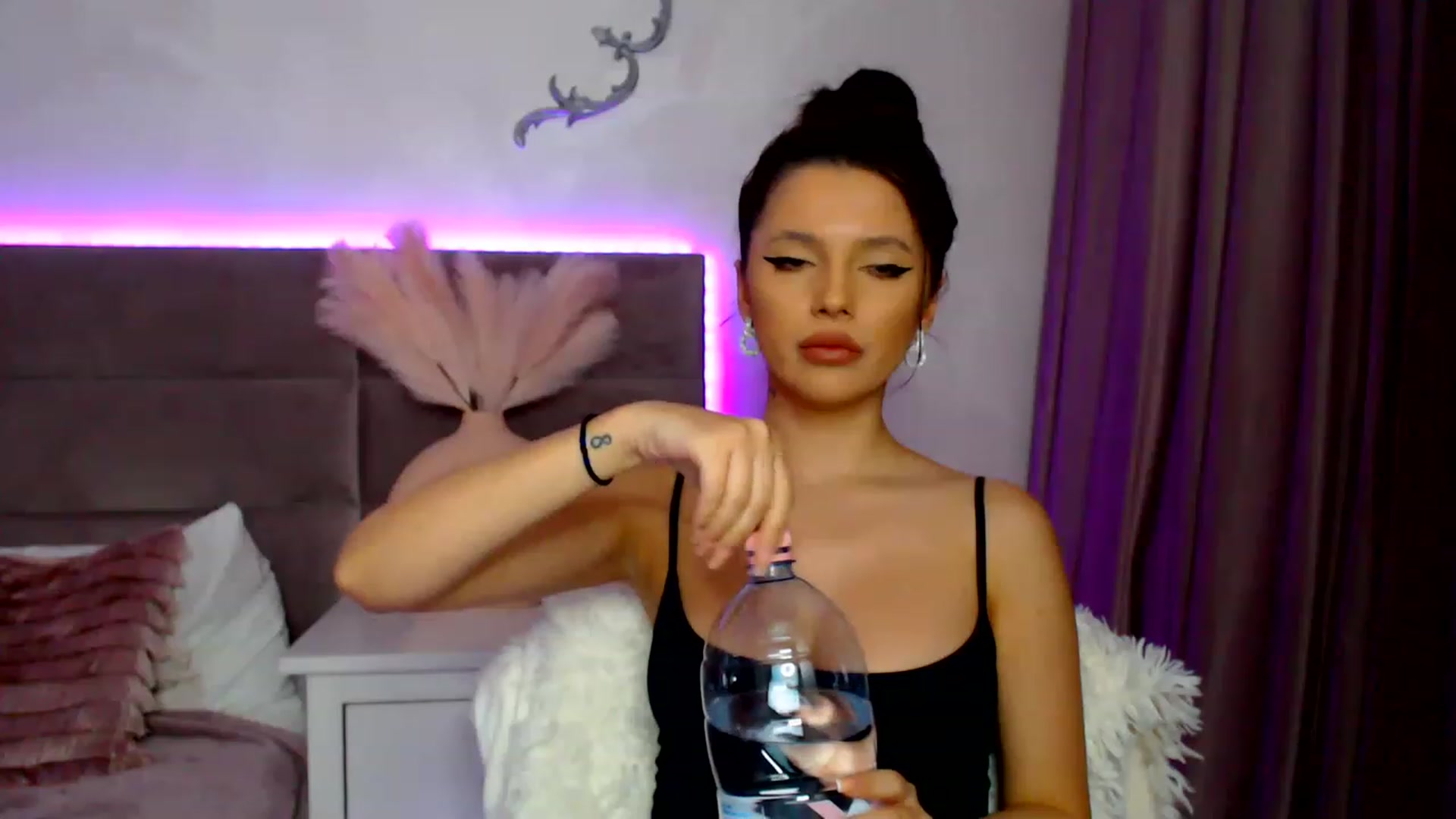 Gallery image thumbnail from BloodElf_Lu's myfreecams stream on, 01/26/2023, 03:49 image 11 of 20