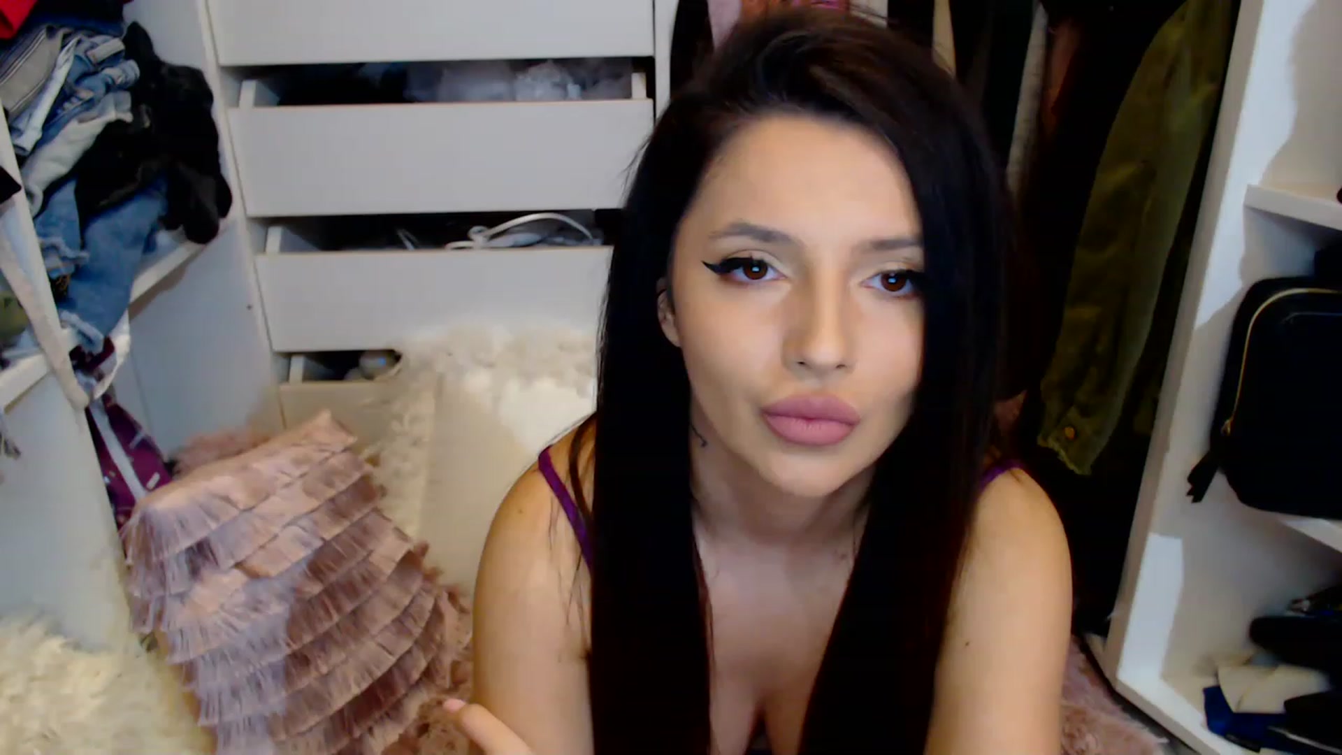 Gallery image thumbnail from BloodElf_Lu's myfreecams stream on, 02/16/2023, 03:14 image 19 of 20
