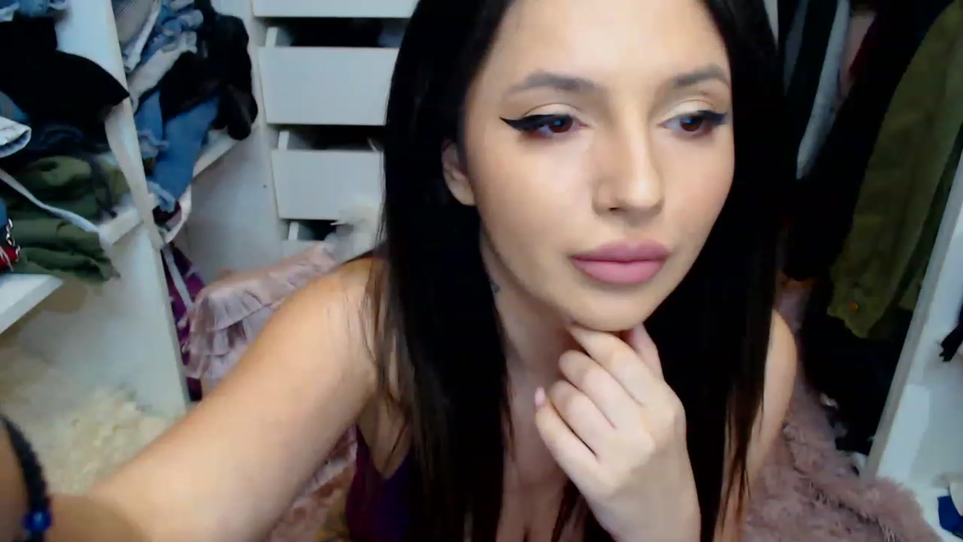 Gallery image thumbnail from BloodElf_Lu's myfreecams stream on, 02/16/2023, 03:14 image 3 of 20
