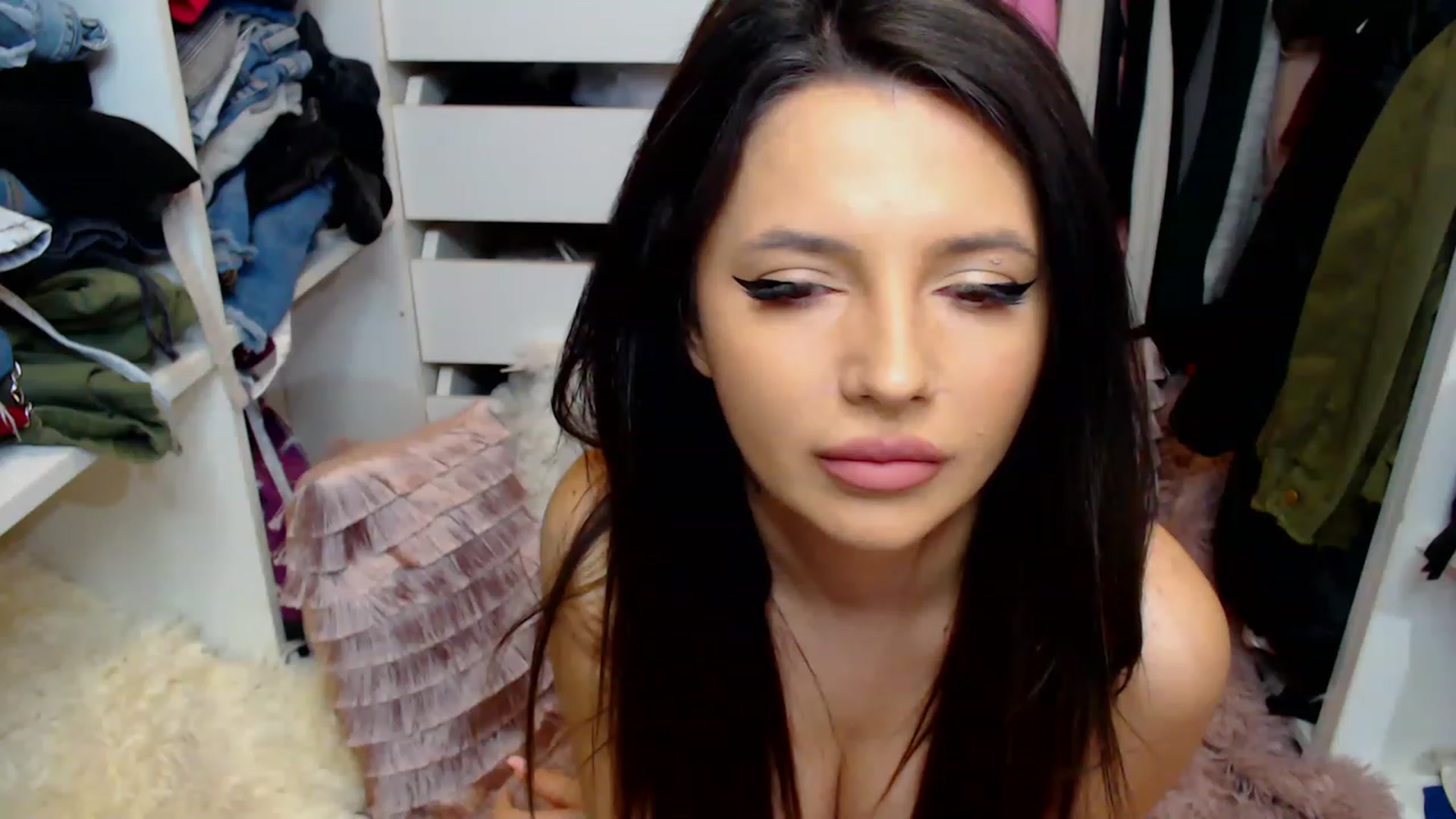 Gallery image thumbnail from BloodElf_Lu's myfreecams stream on, 02/16/2023, 03:14 image 6 of 20