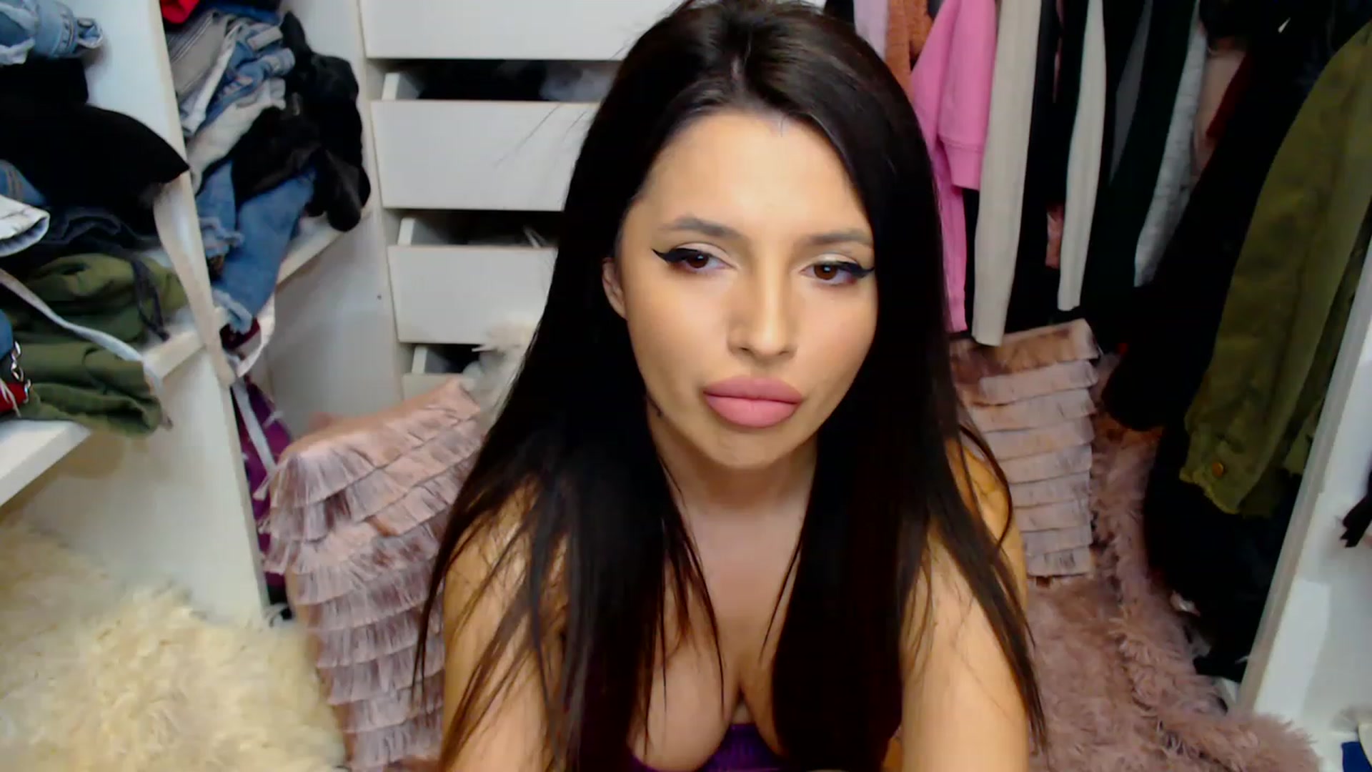 Gallery image thumbnail from BloodElf_Lu's myfreecams stream on, 02/16/2023, 03:14 image 5 of 20