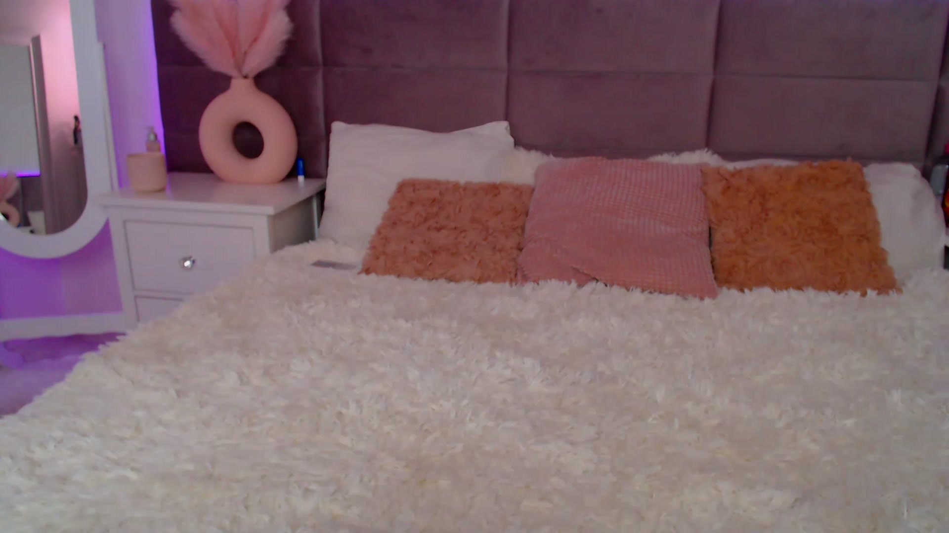Gallery image thumbnail from BloodElf_Lu's myfreecams stream on, 02/27/2023, 04:46 image 20 of 20