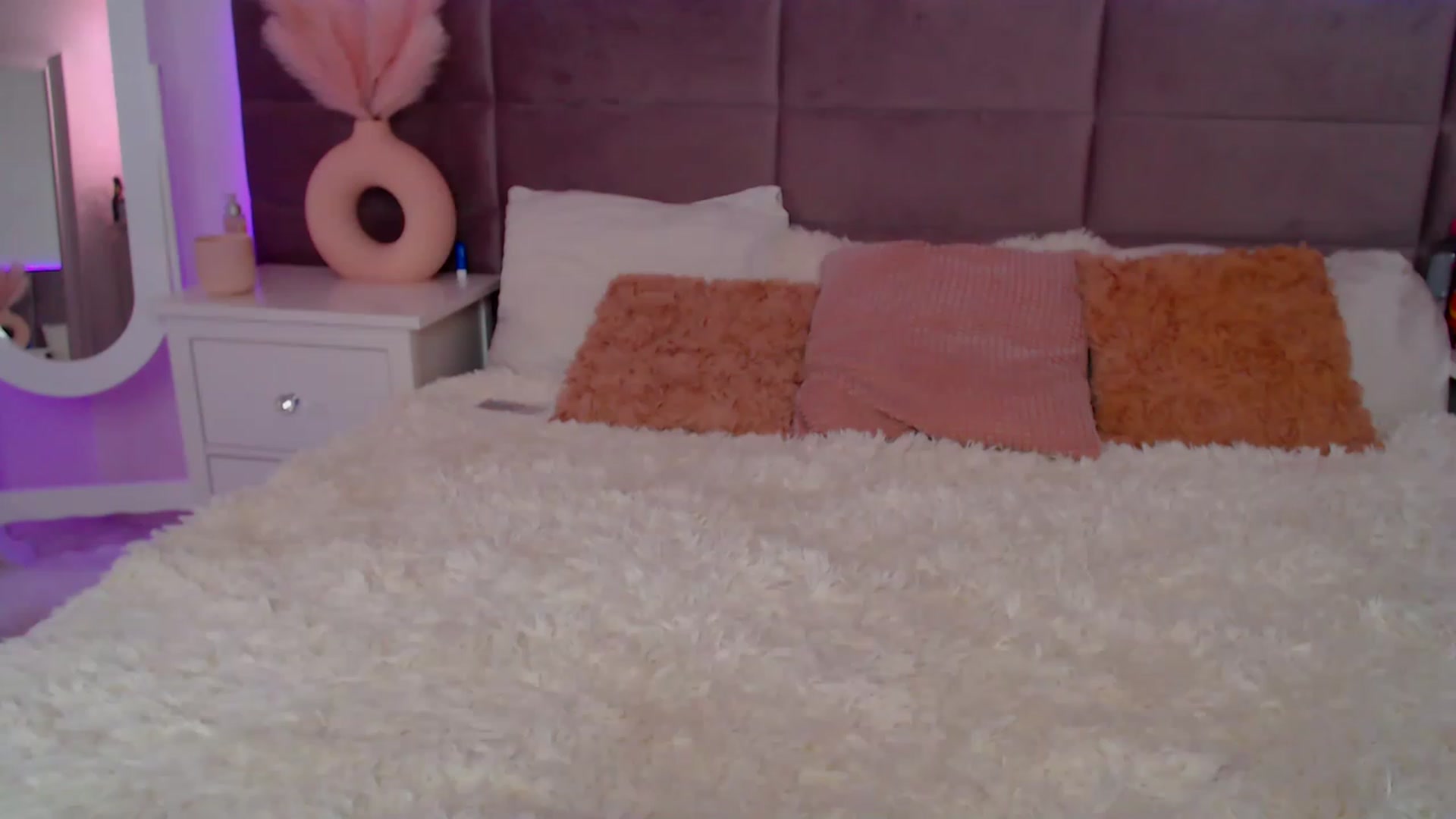 Gallery image thumbnail from BloodElf_Lu's myfreecams stream on, 02/27/2023, 04:46 image 19 of 20