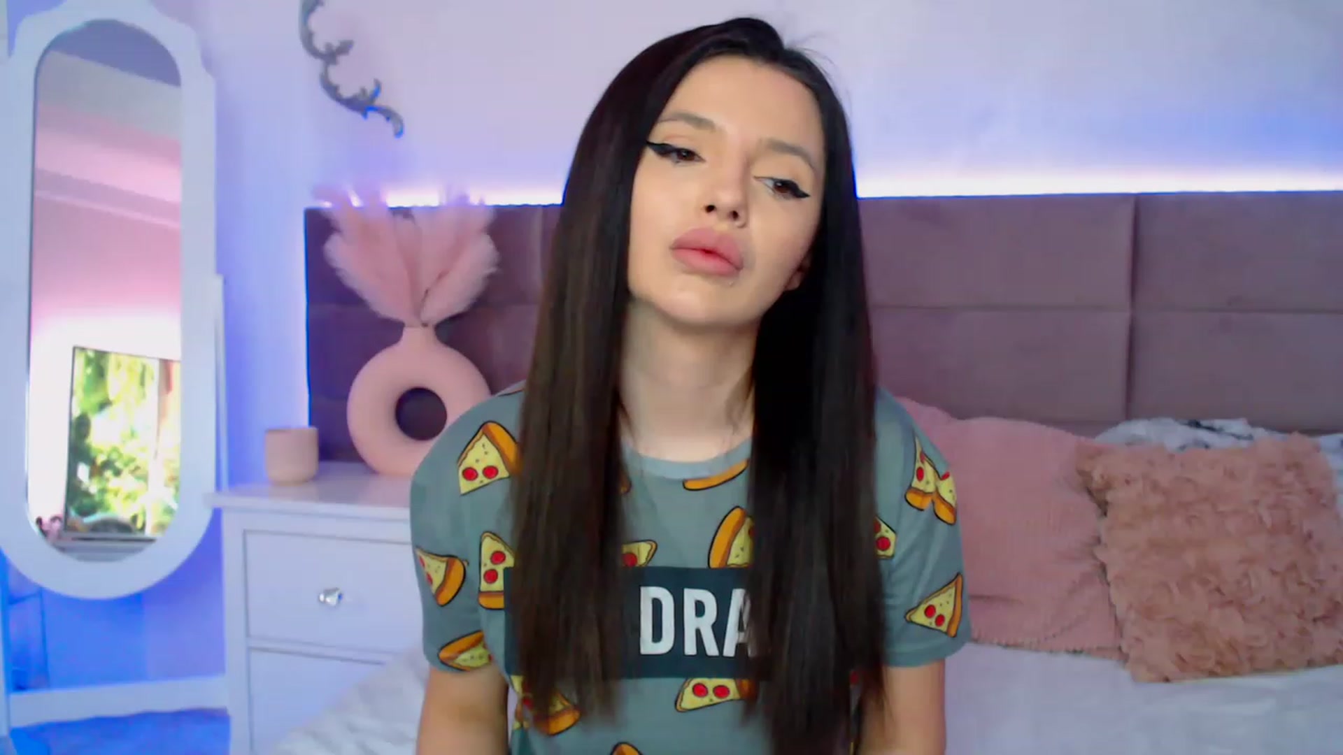Gallery image thumbnail from BloodElf_Lu's myfreecams stream on, 03/11/2023, 03:59 image 17 of 20