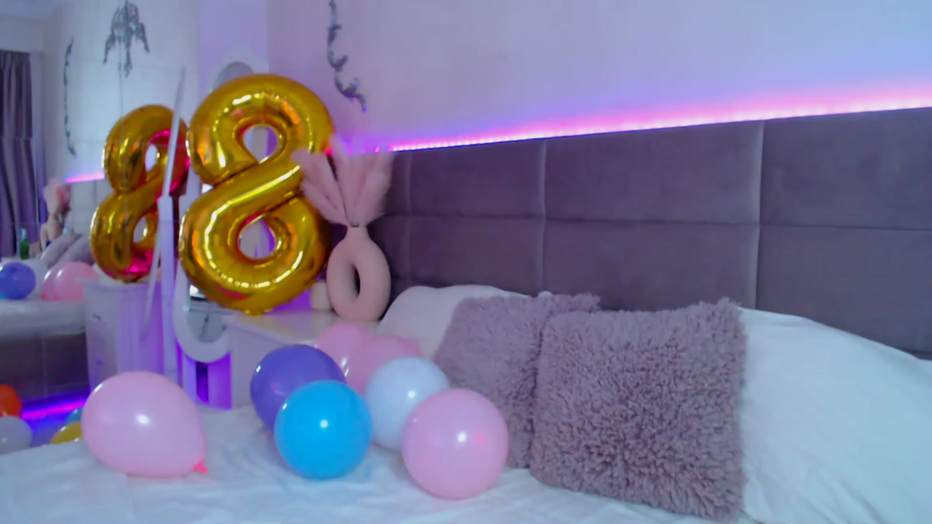Gallery image thumbnail from BloodElf_Lu's myfreecams stream on, 03/26/2023, 03:54 image 1 of 20