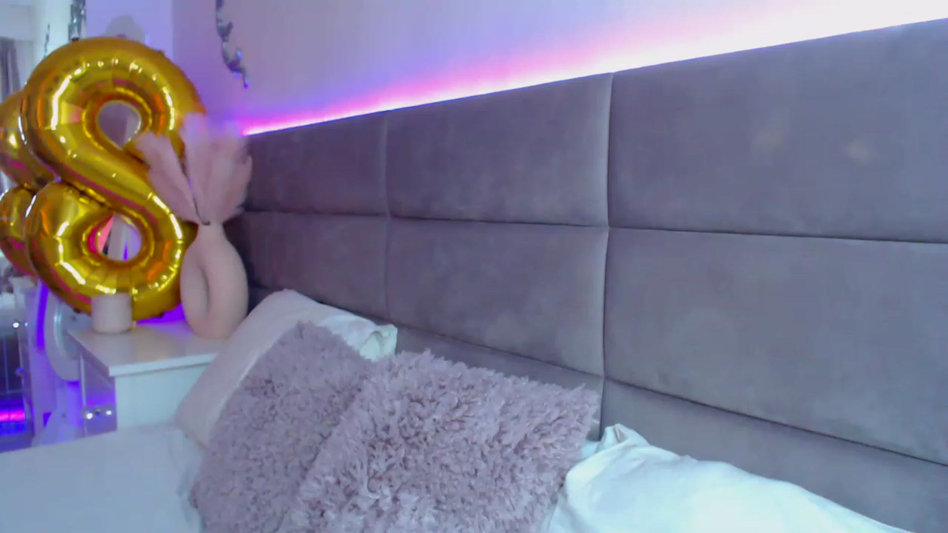Gallery image thumbnail from BloodElf_Lu's myfreecams stream on, 03/31/2023, 02:02 image 7 of 20