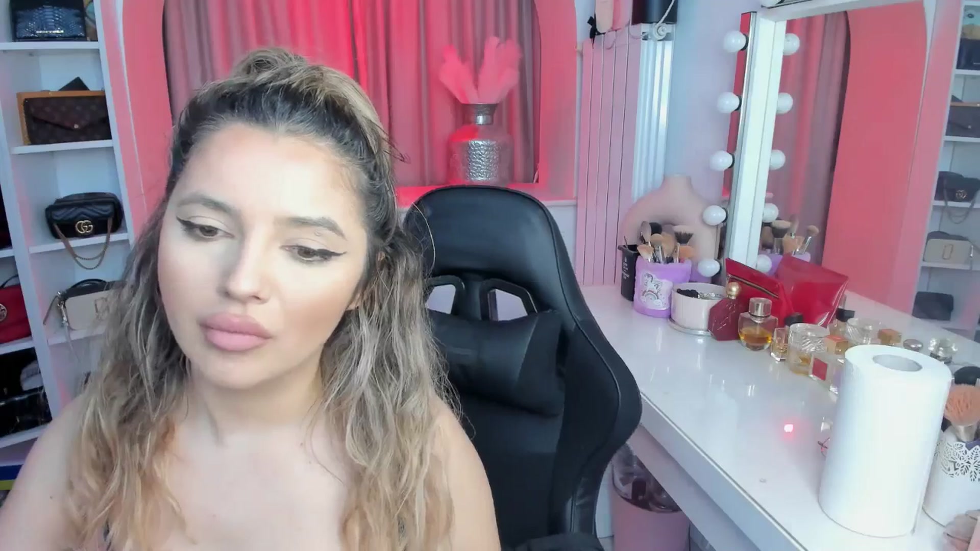 Gallery image thumbnail from BloodElf_Lu's myfreecams stream on, 04/11/2025, 05:24 image 8 of 20
