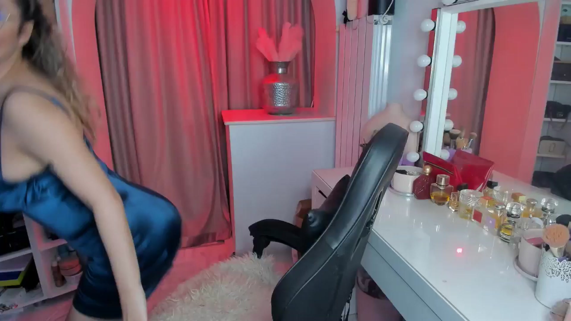 Gallery image thumbnail from BloodElf_Lu's myfreecams stream on, 04/11/2025, 05:24 image 1 of 20