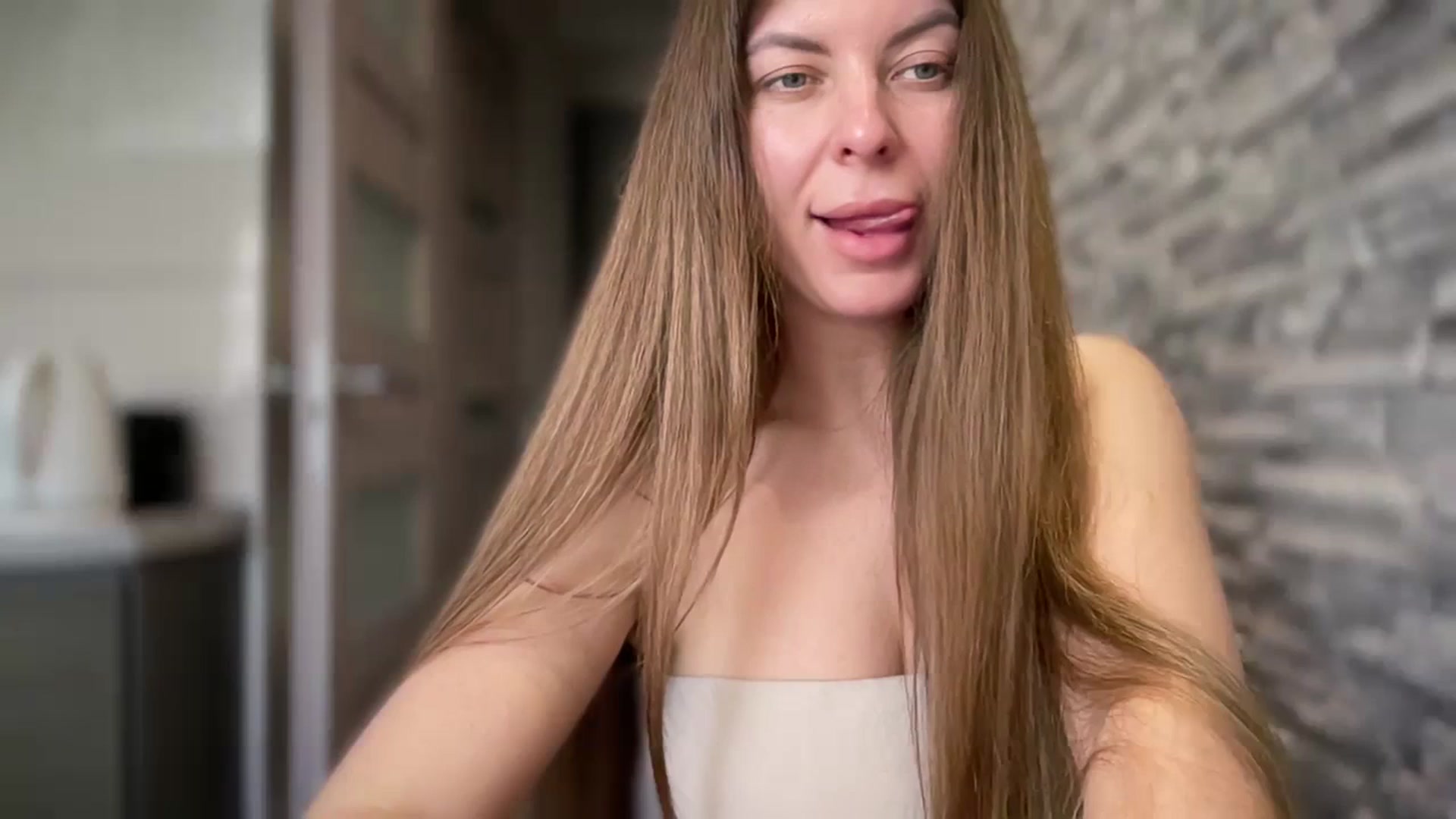 Gallery image thumbnail from BloodyMaria's myfreecams stream on, 03/23/2024, 13:34 image 10 of 20