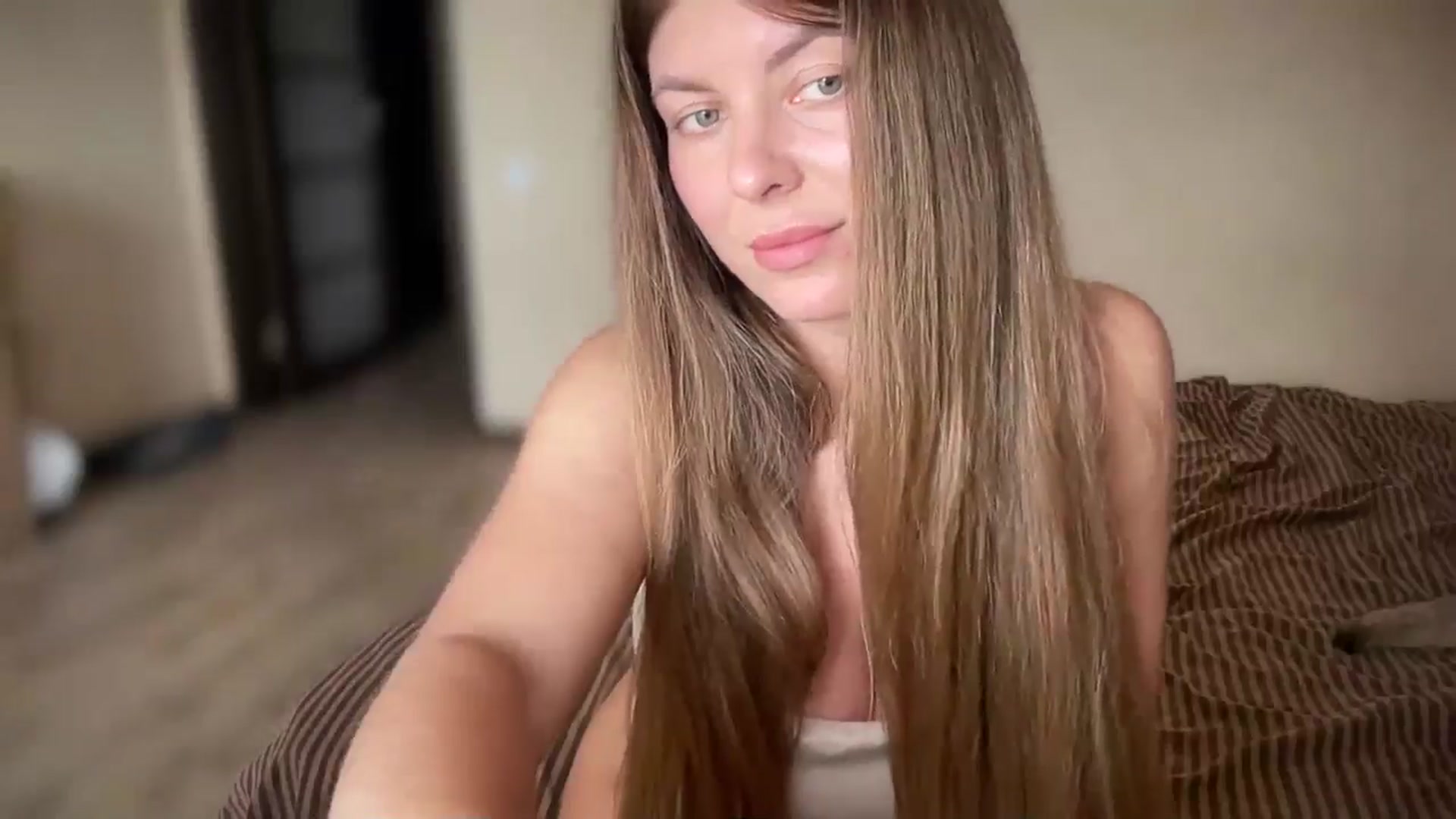 Gallery image thumbnail from BloodyMaria's myfreecams stream on, 07/24/2024, 11:43 image 7 of 20