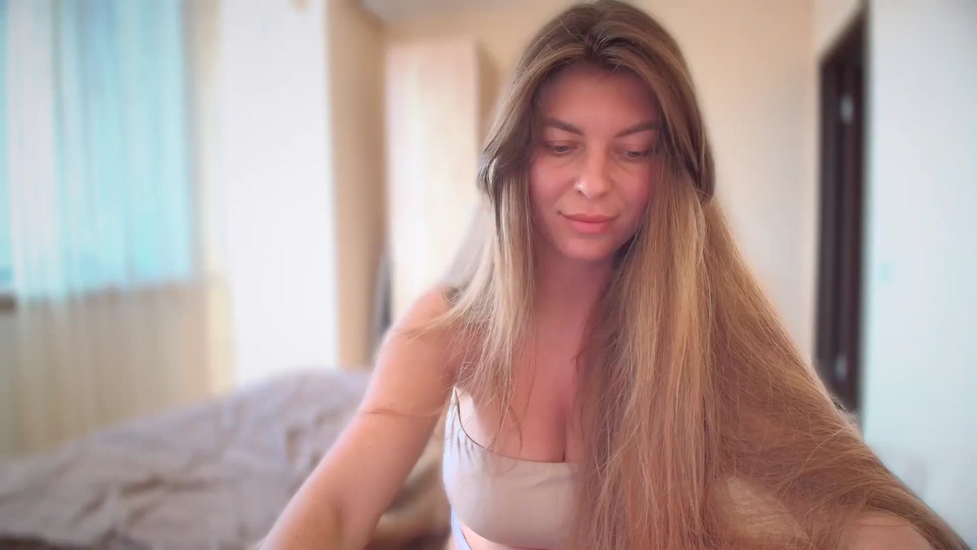 Gallery image thumbnail from BloodyMaria's myfreecams stream on, 07/25/2024, 08:37 image 11 of 20