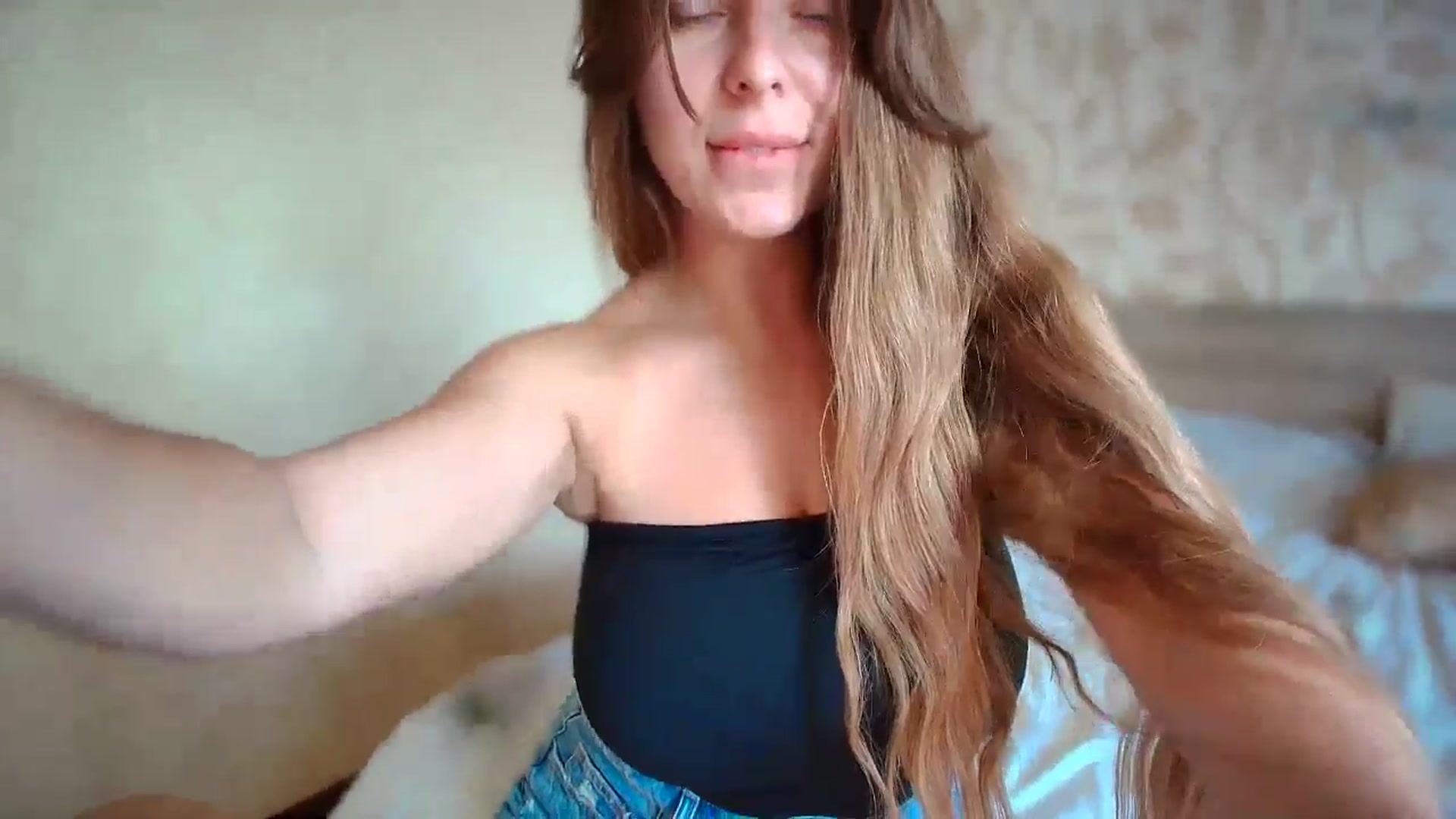Gallery image thumbnail from BloodyMaria's myfreecams stream on, 08/24/2024, 09:20 image 16 of 20