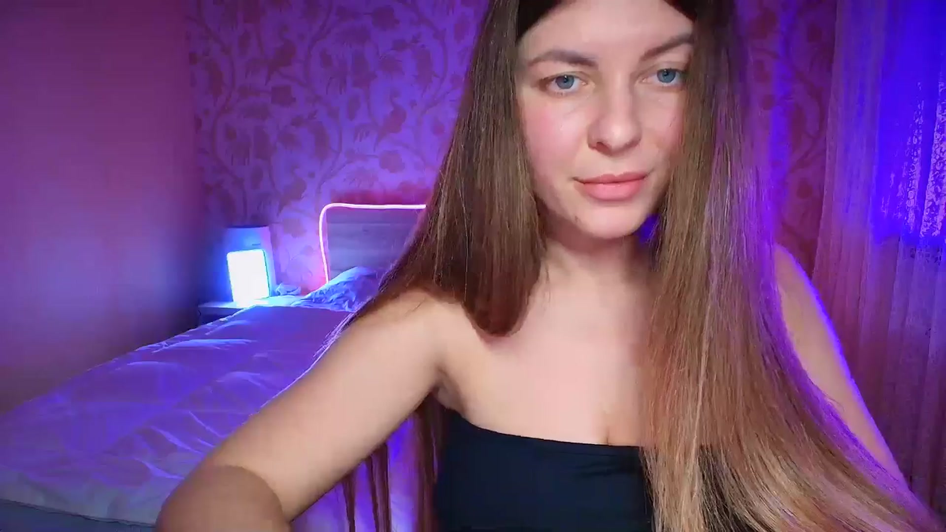 Gallery image thumbnail from BloodyMaria's myfreecams stream on, 12/21/2024, 15:23 image 9 of 20