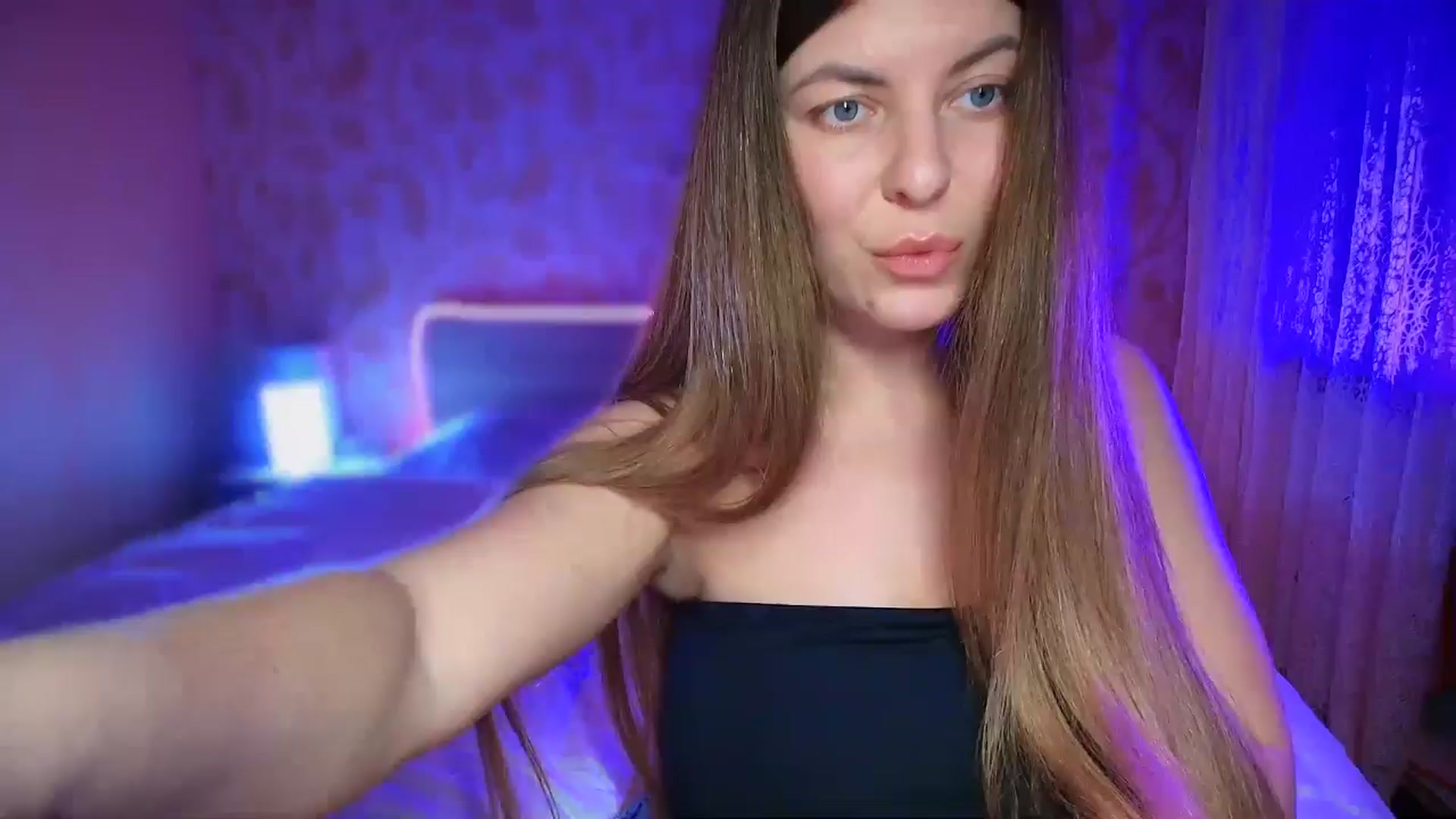 Gallery image thumbnail from BloodyMaria's myfreecams stream on, 12/21/2024, 15:23 image 1 of 20