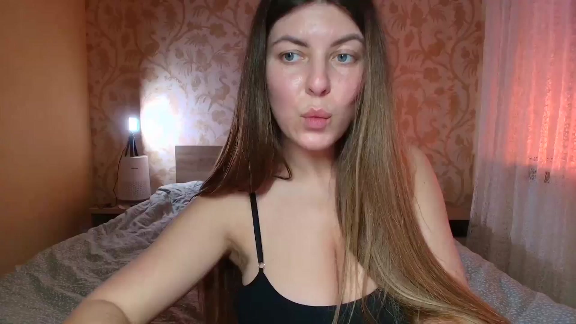 Gallery image thumbnail from BloodyMaria's myfreecams stream on, 03/29/2025, 14:21 image 1 of 20