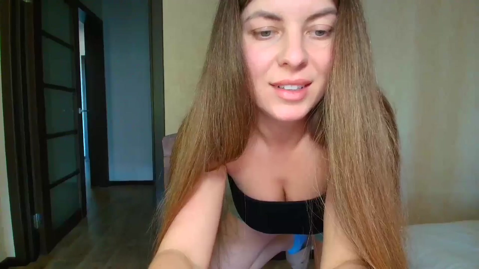 Gallery image thumbnail from BloodyMaria's myfreecams stream on, 04/27/2025, 12:21 image 8 of 20