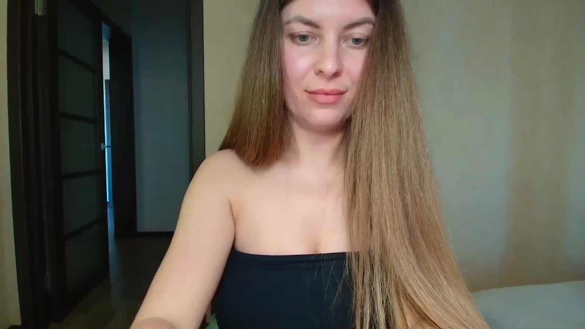 Gallery image thumbnail from BloodyMaria's myfreecams stream on, 04/27/2025, 12:21 image 9 of 20