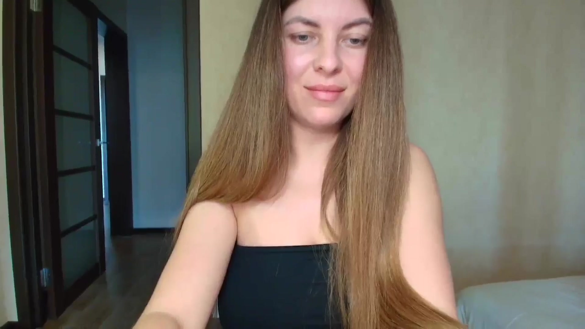 Gallery image thumbnail from BloodyMaria's myfreecams stream on, 04/27/2025, 12:21 image 6 of 20