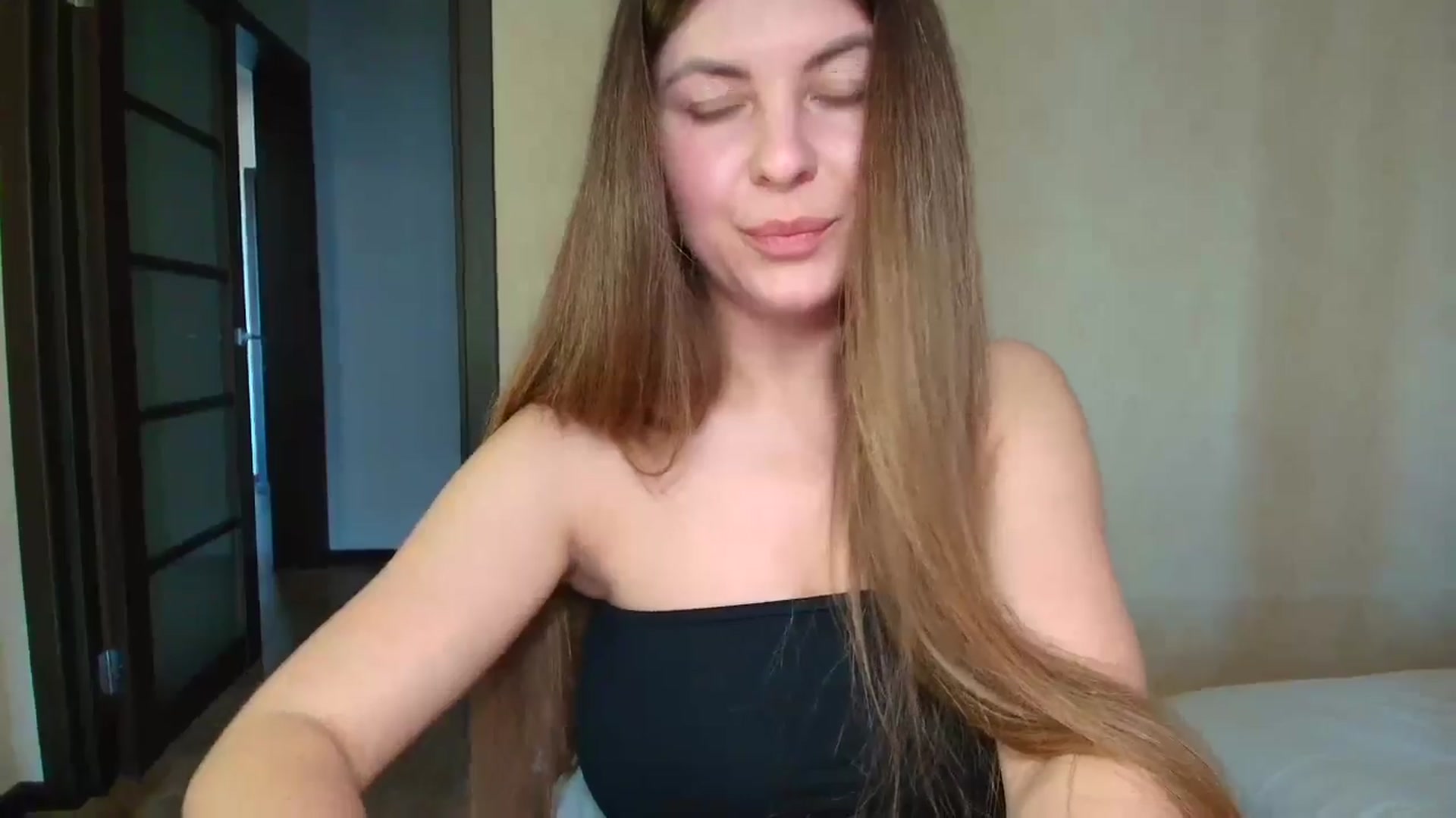 Gallery image thumbnail from BloodyMaria's myfreecams stream on, 04/27/2025, 12:21 image 5 of 20