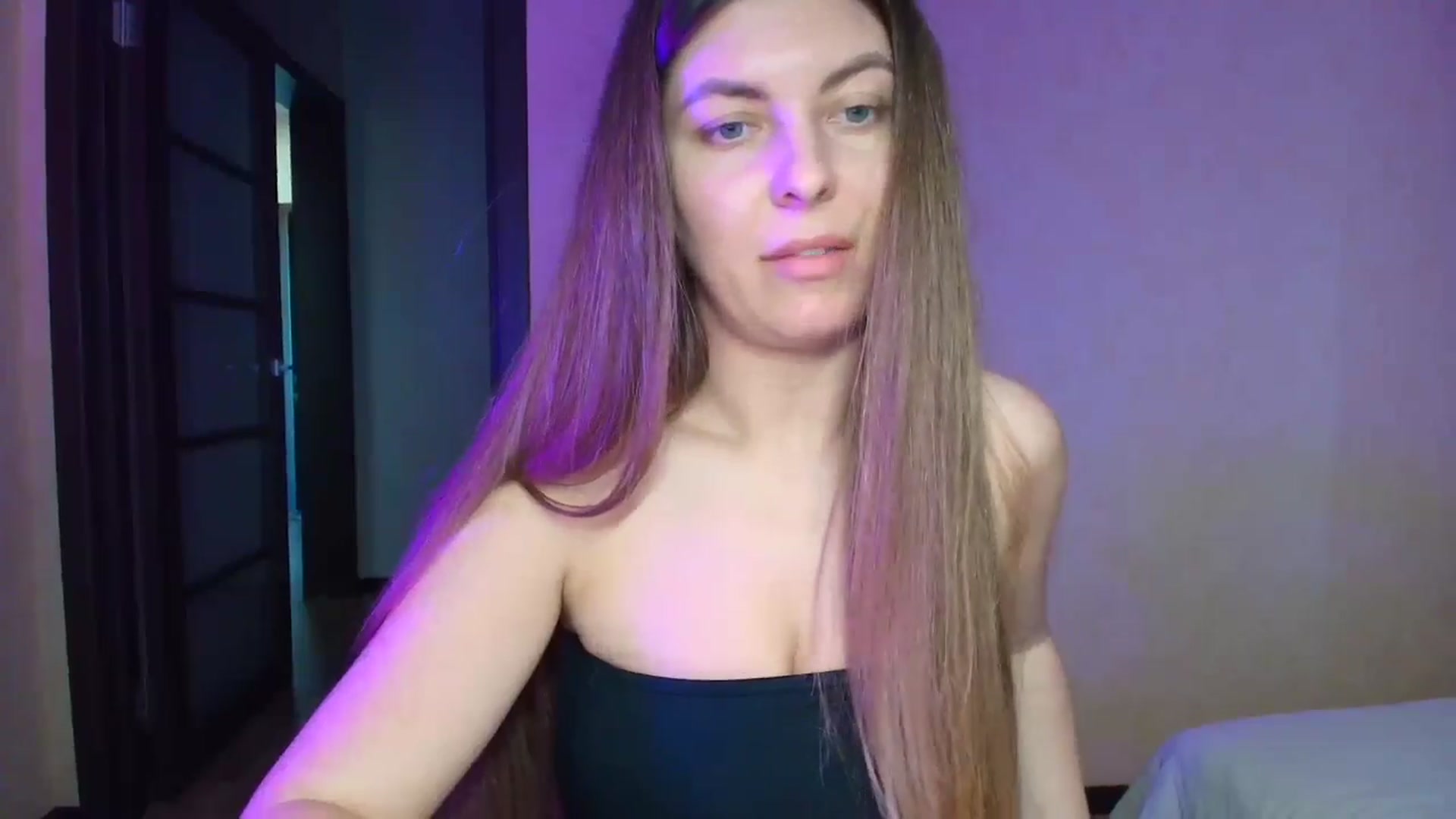 Gallery image thumbnail from BloodyMaria's myfreecams stream on, 04/27/2025, 13:38 image 11 of 20