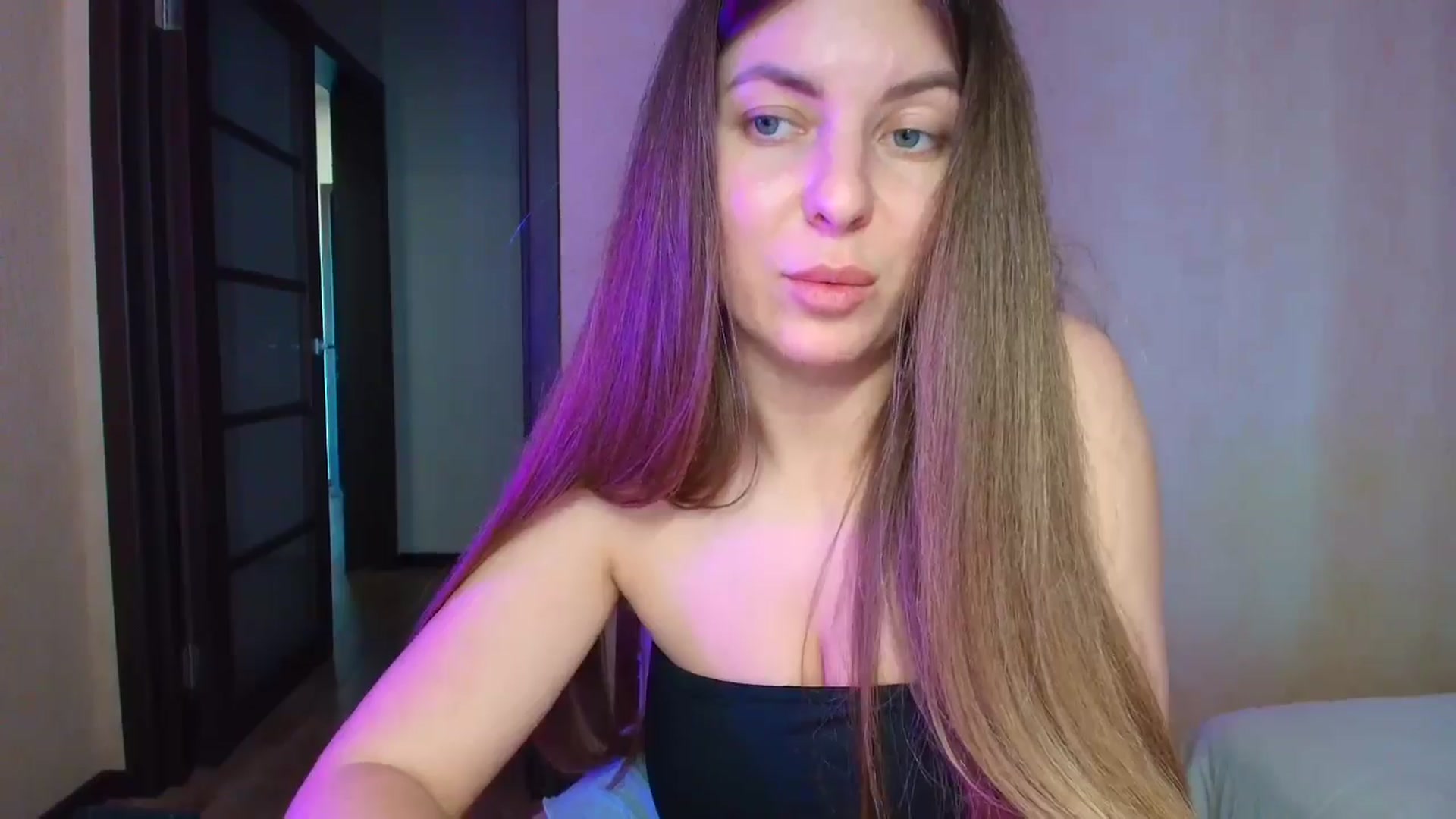 Gallery image thumbnail from BloodyMaria's myfreecams stream on, 04/27/2025, 13:38 image 7 of 20