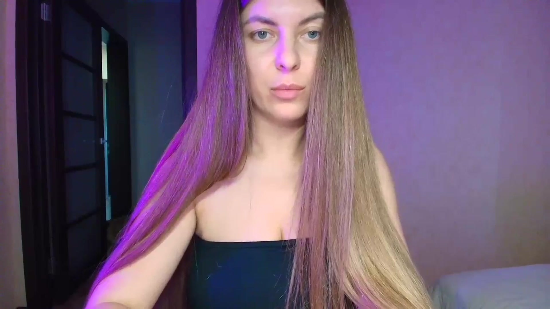 Gallery image thumbnail from BloodyMaria's myfreecams stream on, 04/27/2025, 13:38 image 19 of 20