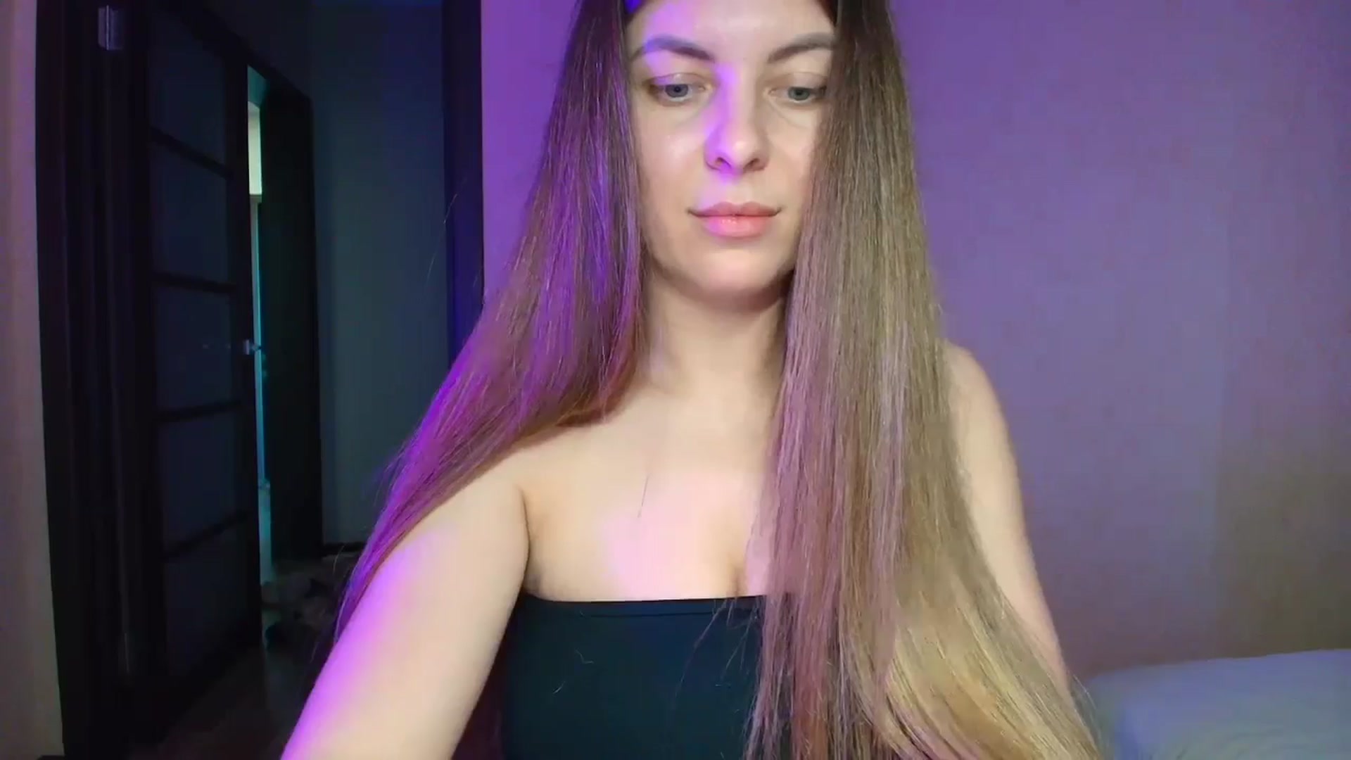 Gallery image thumbnail from BloodyMaria's myfreecams stream on, 04/27/2025, 13:38 image 18 of 20