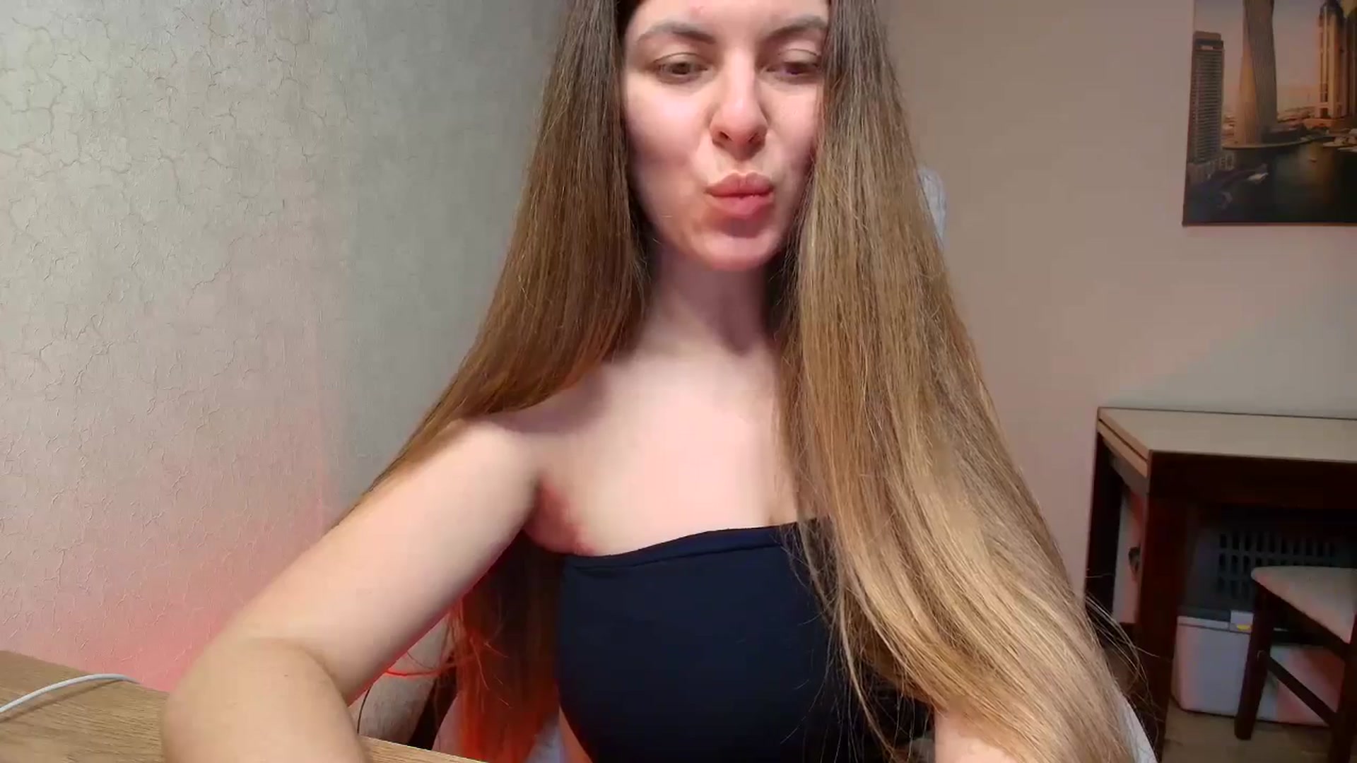 Gallery image thumbnail from BloodyMaria's myfreecams stream on, 05/20/2025, 15:43 image 12 of 20