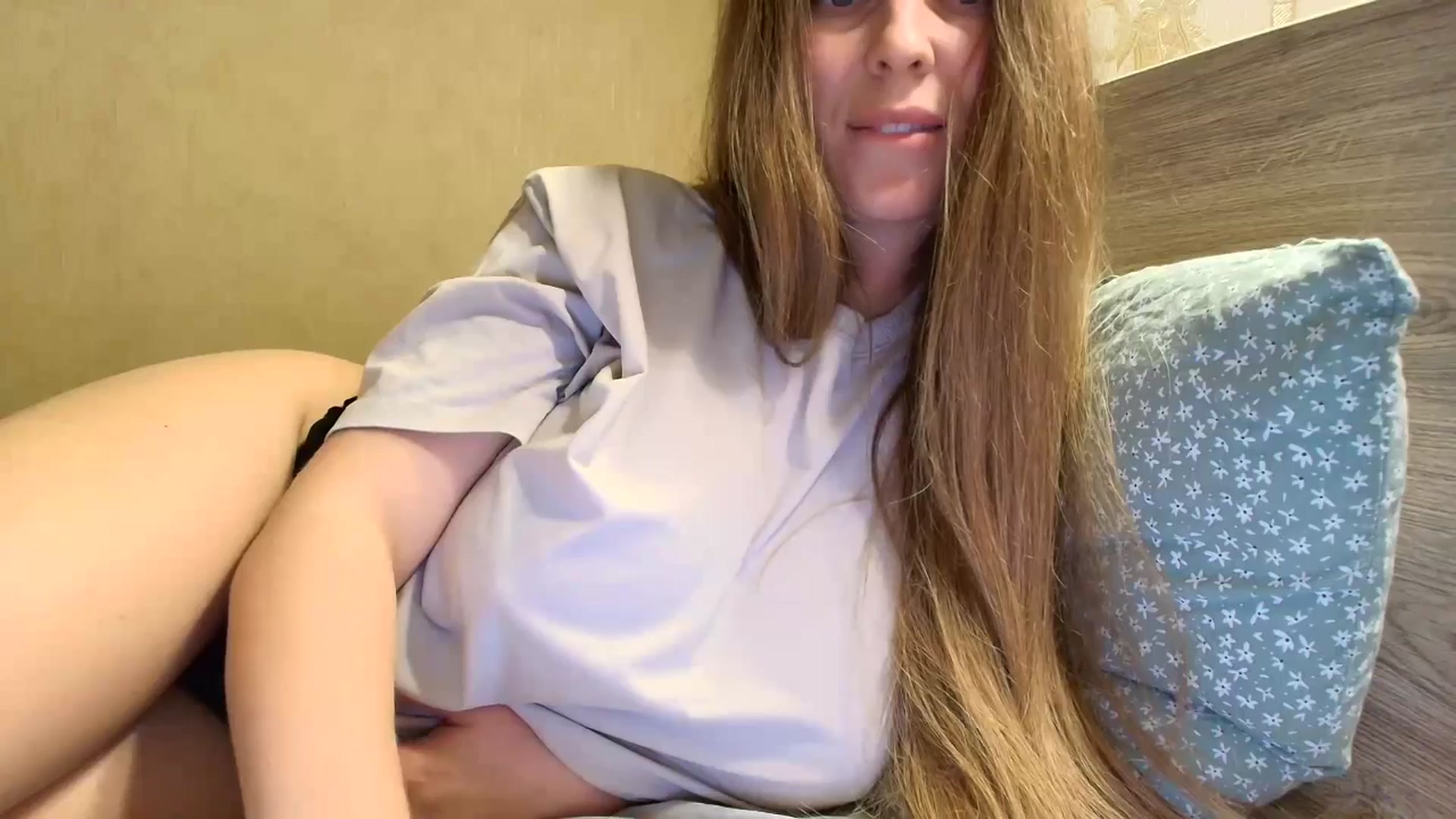 Gallery image thumbnail from BloodyMaria's myfreecams stream on, 10/05/2025, 19:19 image 2 of 20