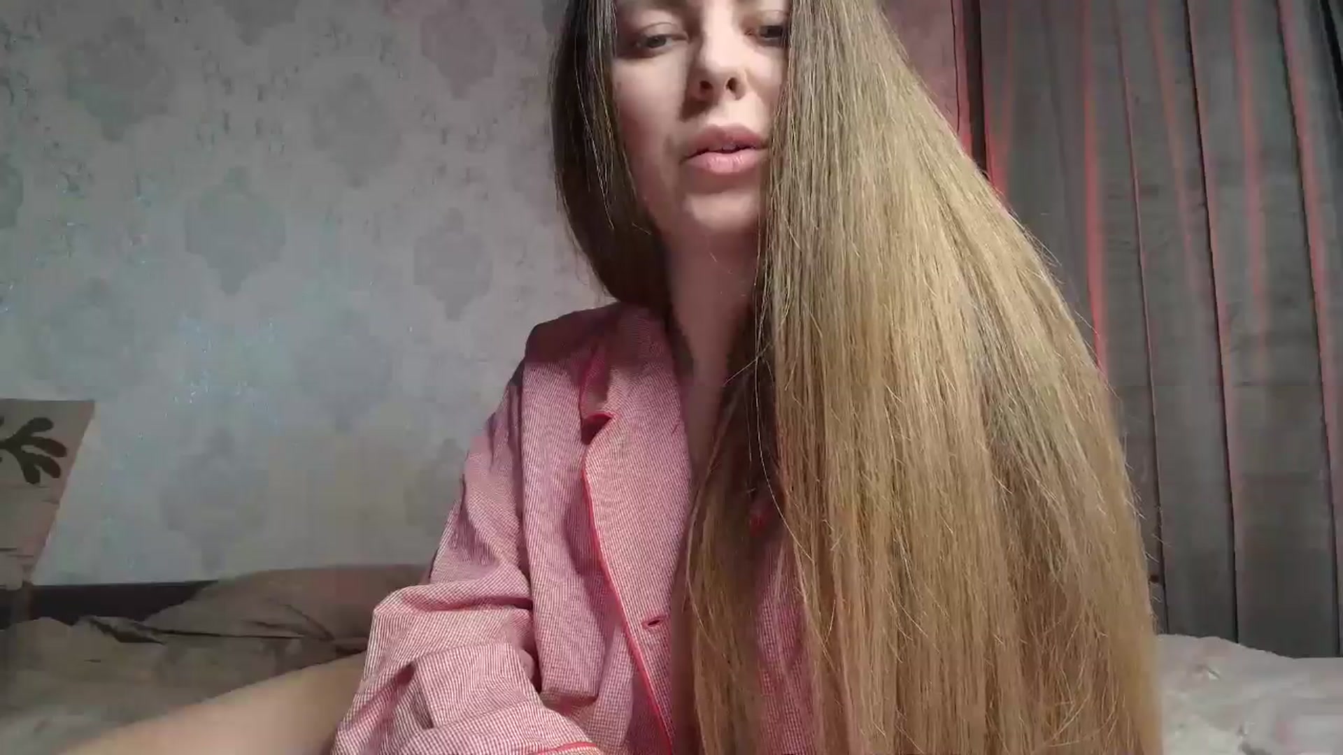 Gallery image thumbnail from BloodyMaria's myfreecams stream on, 12/27/2025, 19:57 image 18 of 20