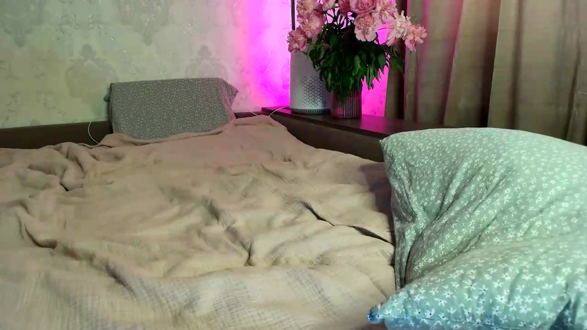 Gallery image thumbnail from BloodyMaria's myfreecams stream on, 06/08/2026, 12:36 image 12 of 20