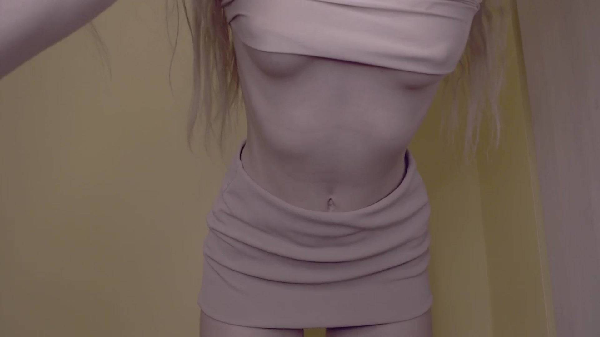Gallery image thumbnail from Bloomi's myfreecams stream on, 05/21/2025, 10:30 image 4 of 20