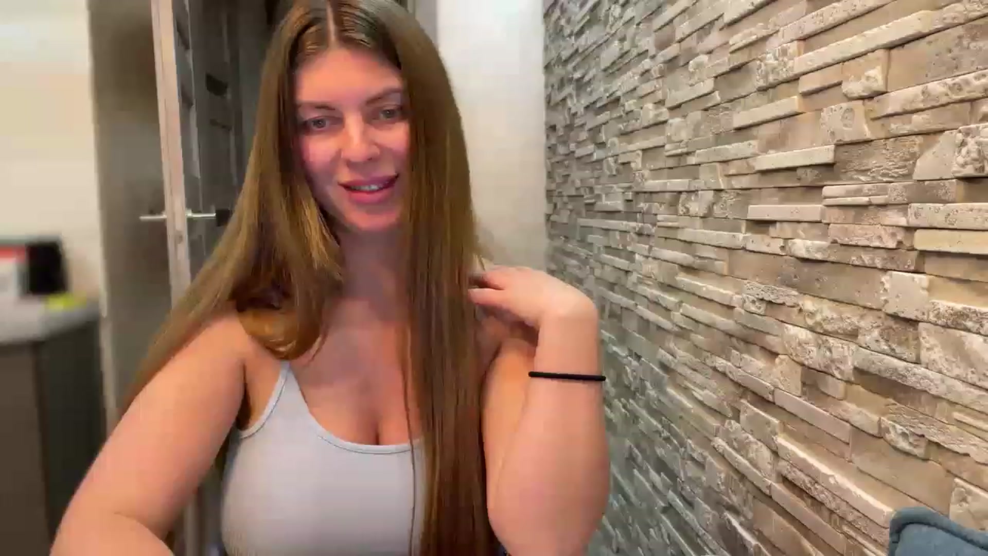 Gallery image thumbnail from BlooodyMari's myfreecams stream on, 02/06/2023, 17:51 image 5 of 20
