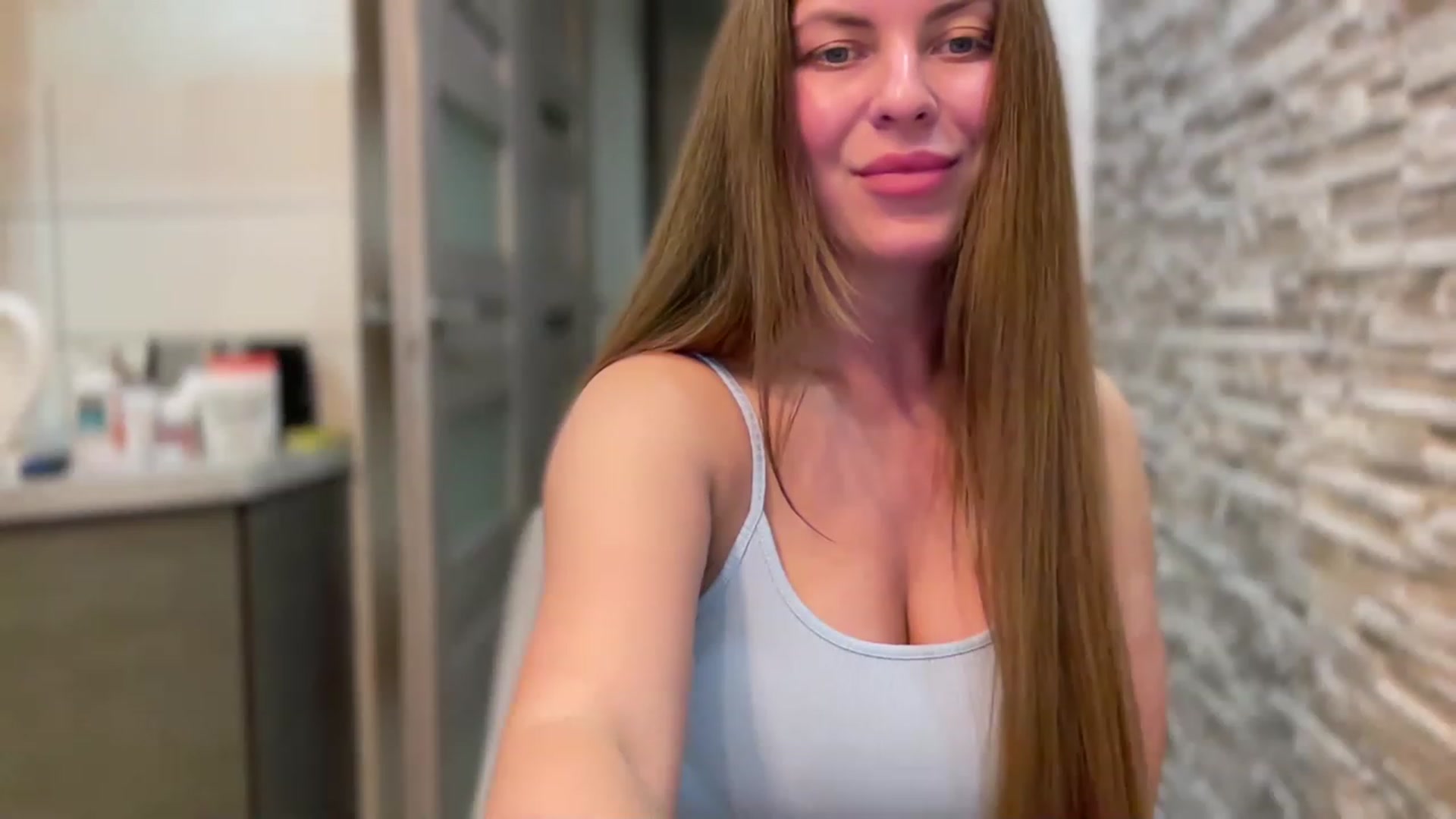 Gallery image thumbnail from BlooodyMari's myfreecams stream on, 02/17/2023, 18:12 image 12 of 20