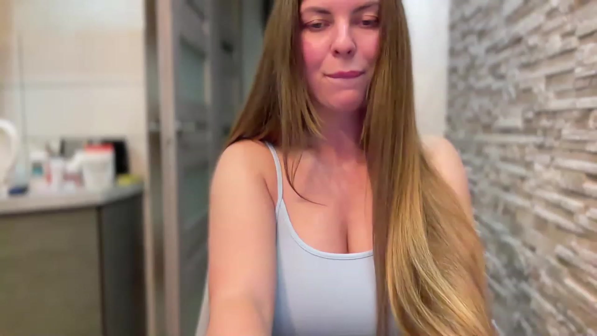 Gallery image thumbnail from BlooodyMari's myfreecams stream on, 02/17/2023, 18:12 image 13 of 20