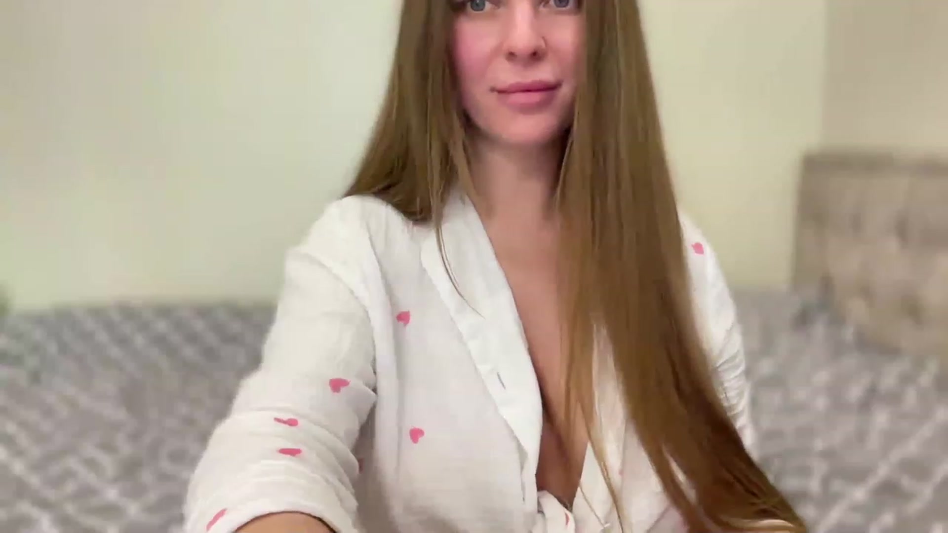 Gallery image thumbnail from BlooodyMari's myfreecams stream on, 03/16/2023, 08:29 image 15 of 20