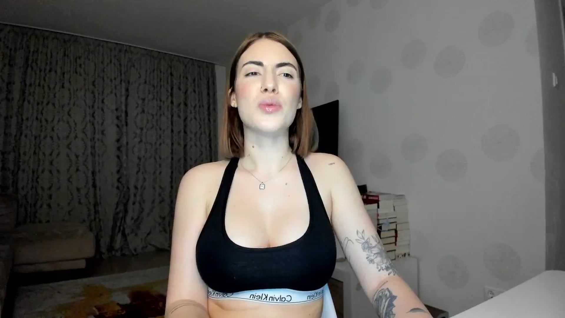 Gallery image thumbnail from BlossomBae's myfreecams stream on, 04/12/2025, 18:33 image 6 of 20