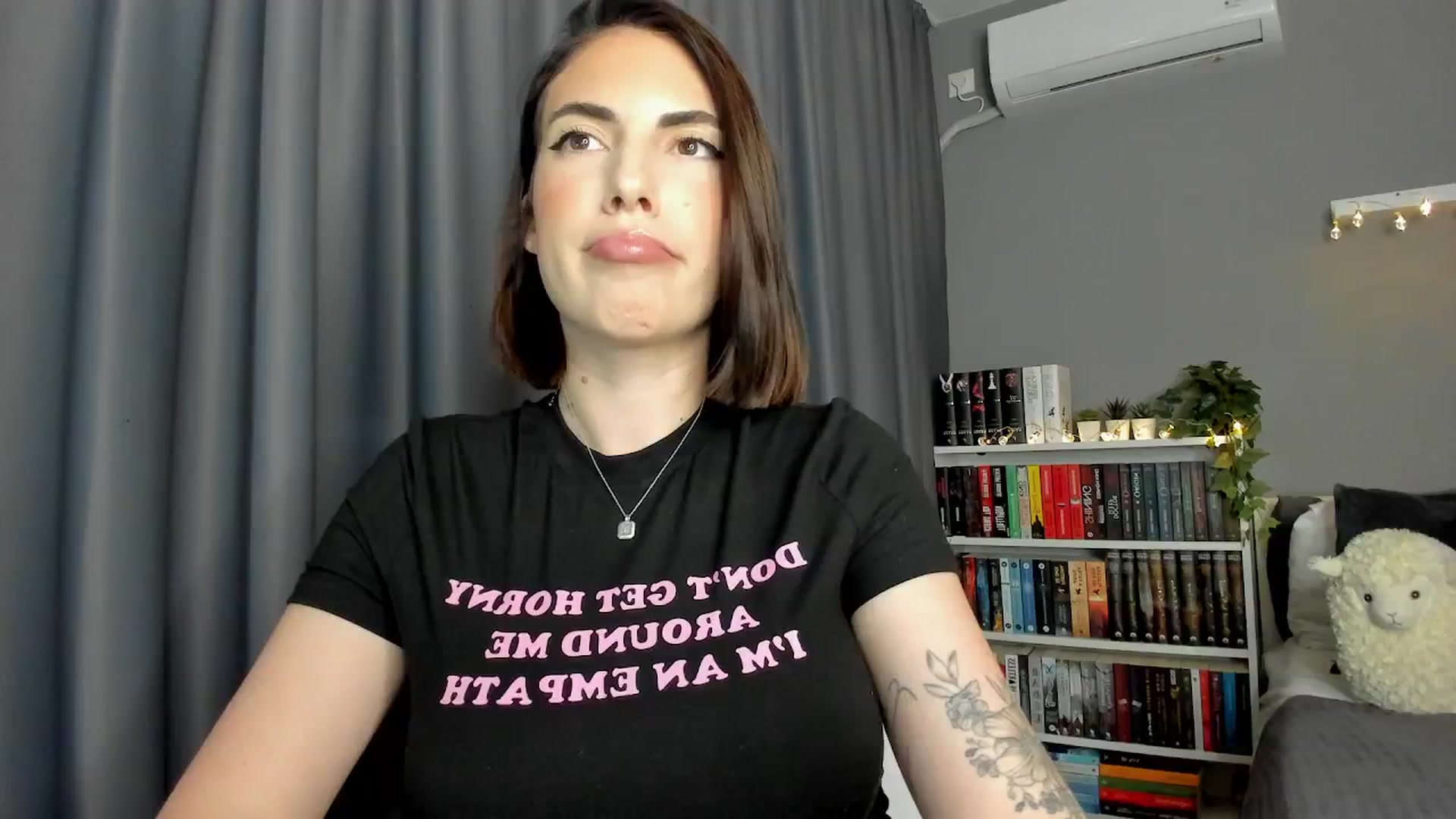 Gallery image thumbnail from BlossomBae's myfreecams stream on, 08/08/2025, 17:49 image 5 of 20