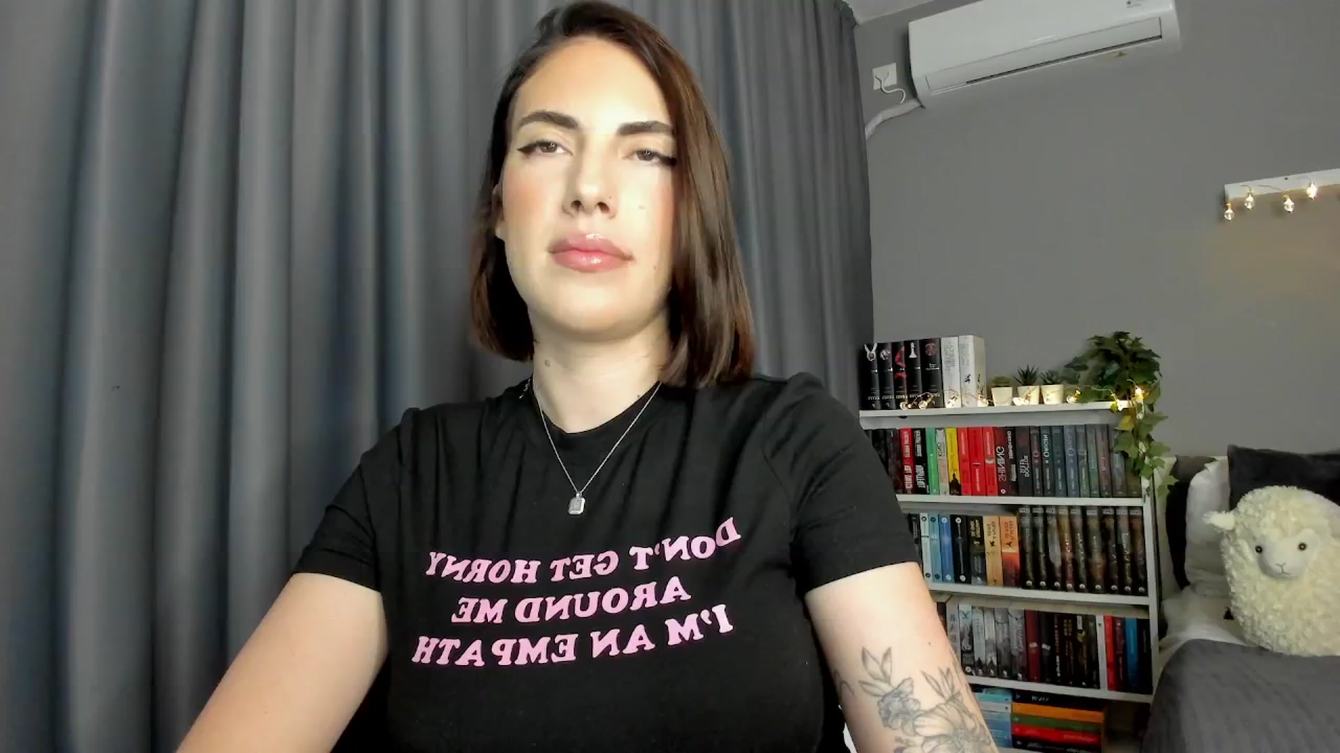 Gallery image thumbnail from BlossomBae's myfreecams stream on, 08/08/2025, 17:49 image 6 of 20